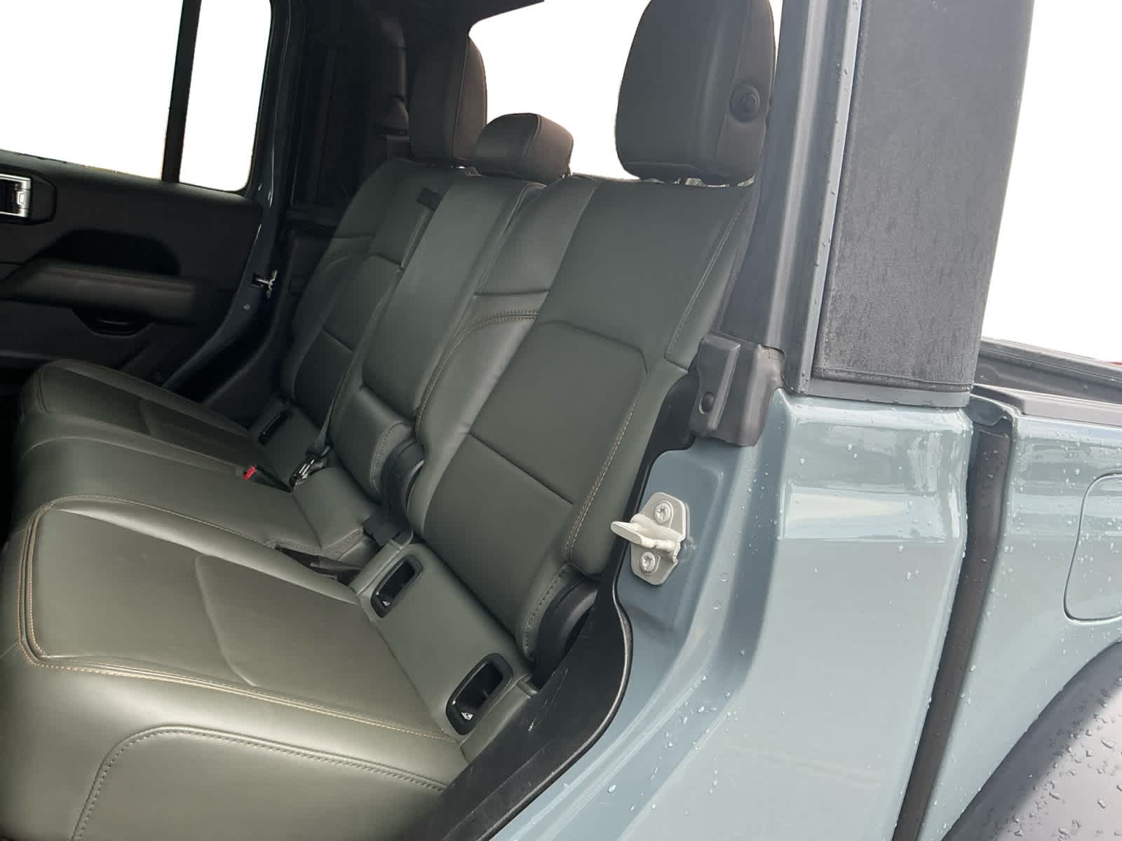 Used 2024 Jeep Gladiator Sedan