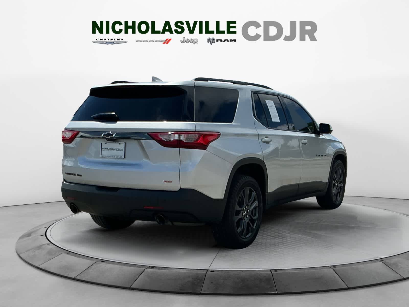 View vehicle photo 5