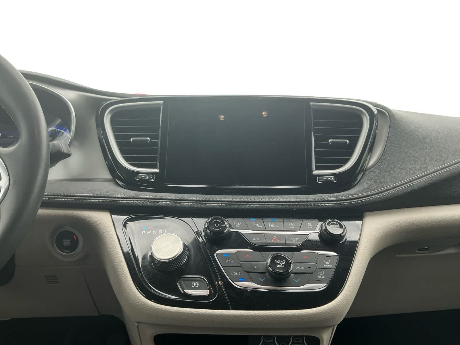 Used 2024 Chrysler Pacifica Van