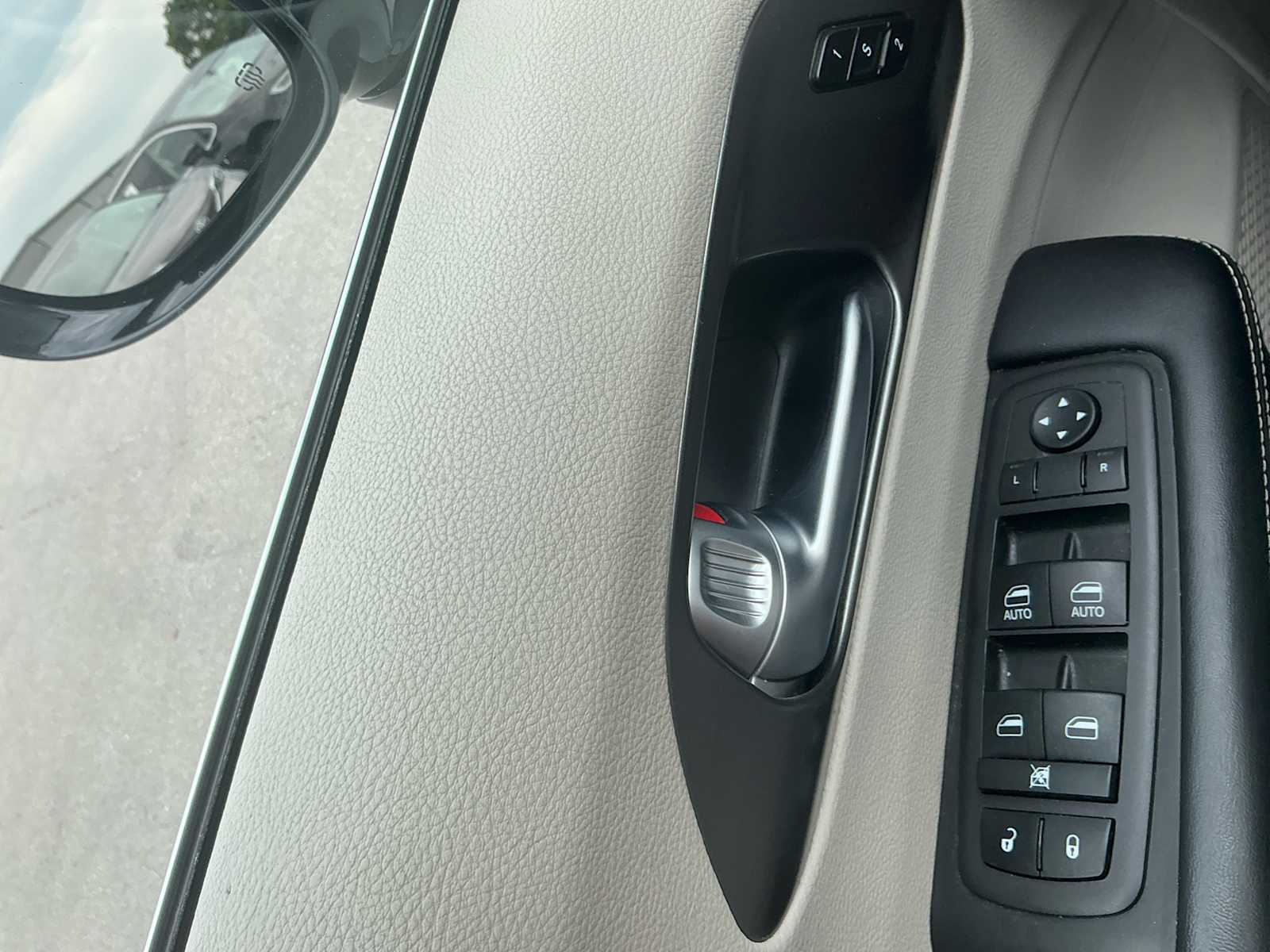 Used 2024 Chrysler Pacifica Van