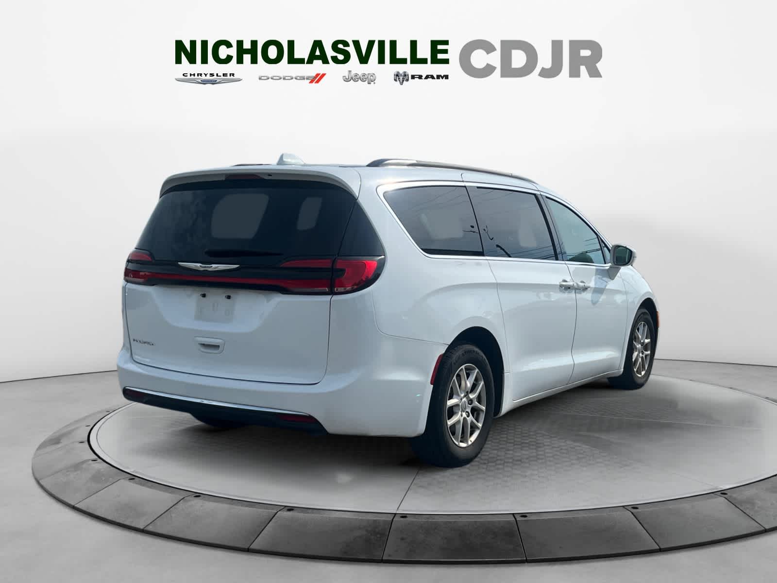 Used 2022 Chrysler Pacifica Van