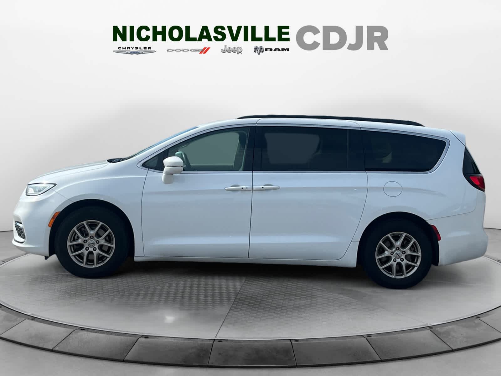 Used 2022 Chrysler Pacifica Van