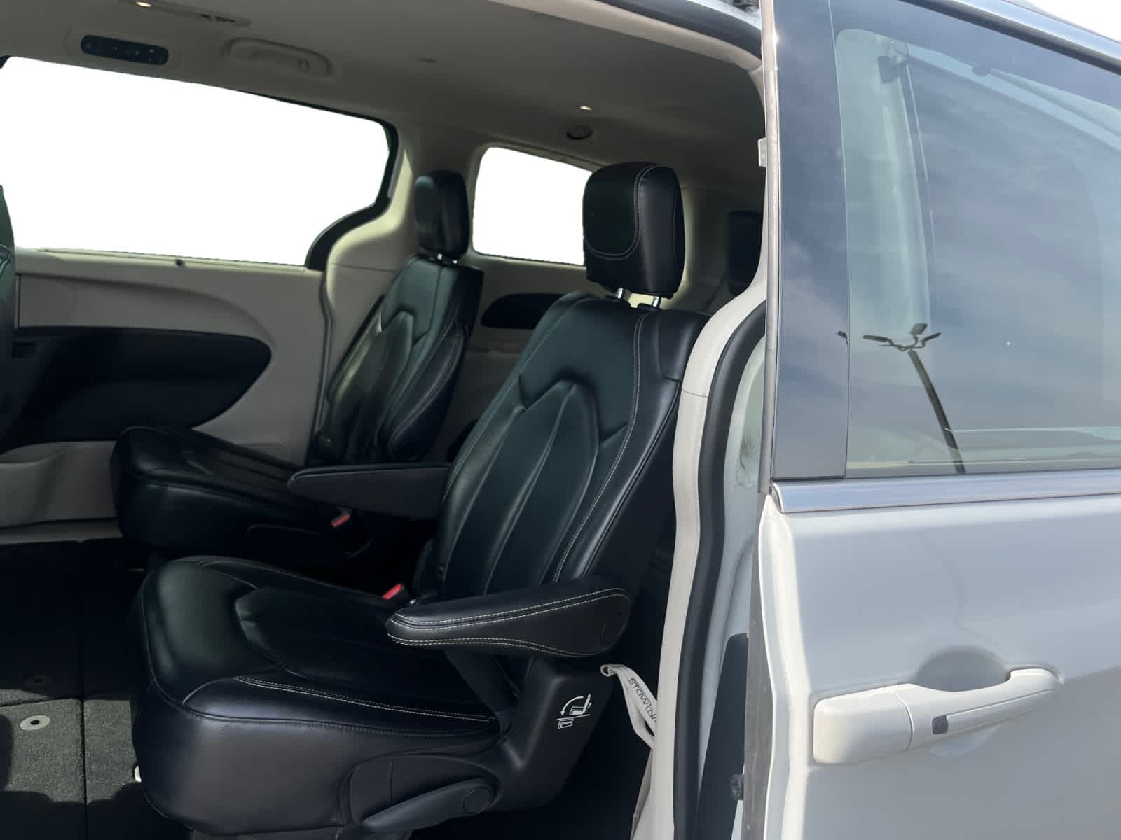 Used 2022 Chrysler Pacifica Van