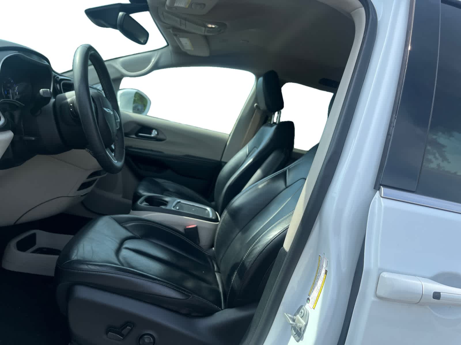 Used 2022 Chrysler Pacifica Van