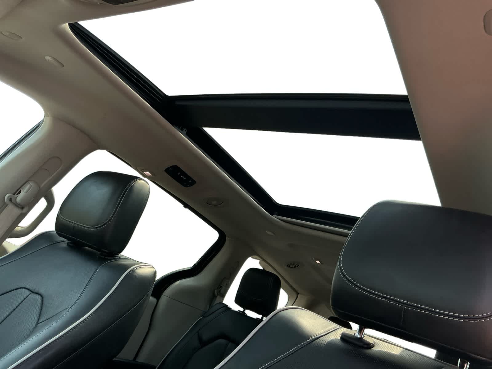 Used 2024 Chrysler Pacifica Sedan