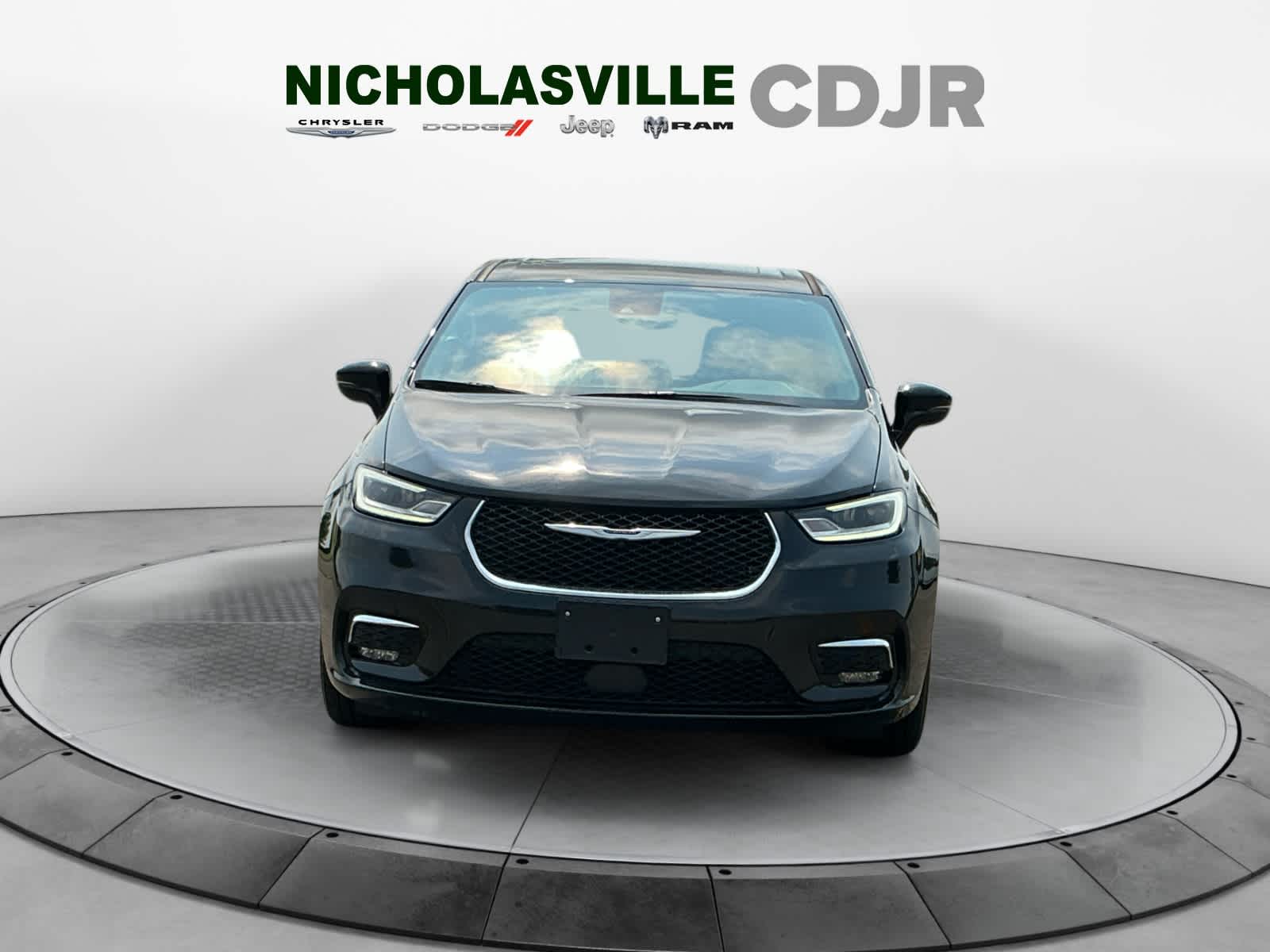 Used 2024 Chrysler Pacifica Sedan