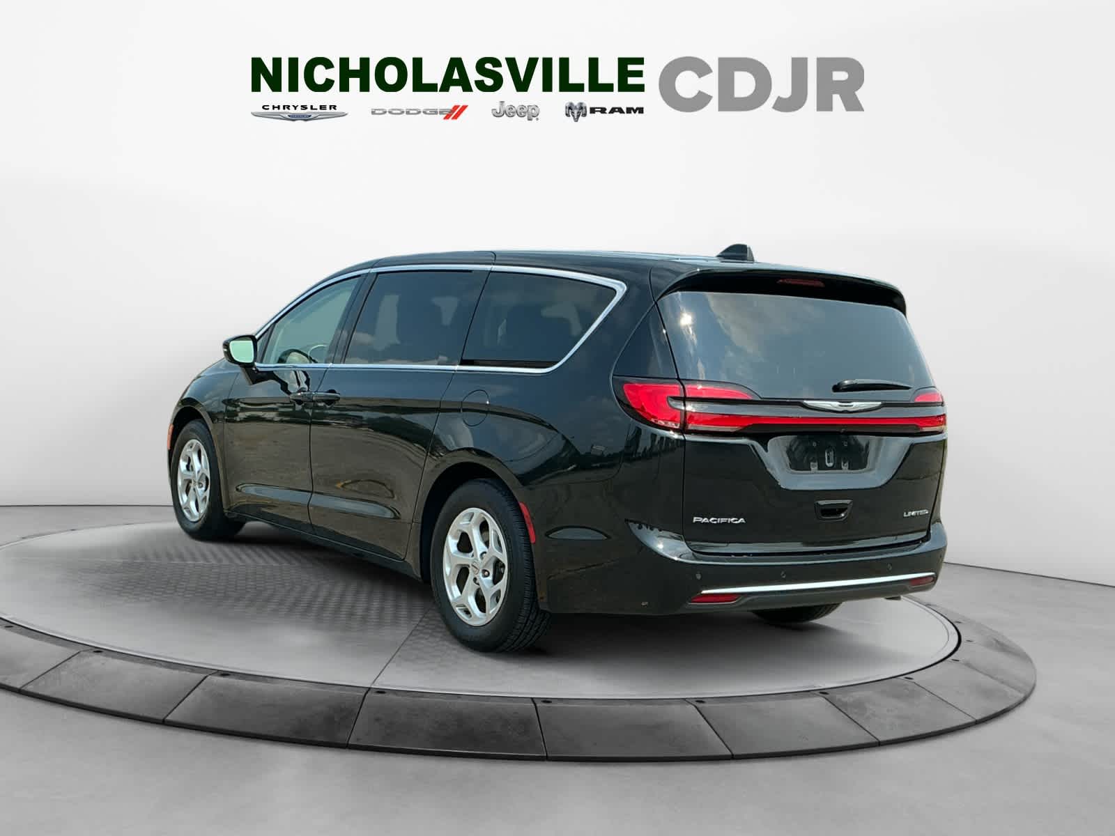 Used 2024 Chrysler Pacifica Sedan