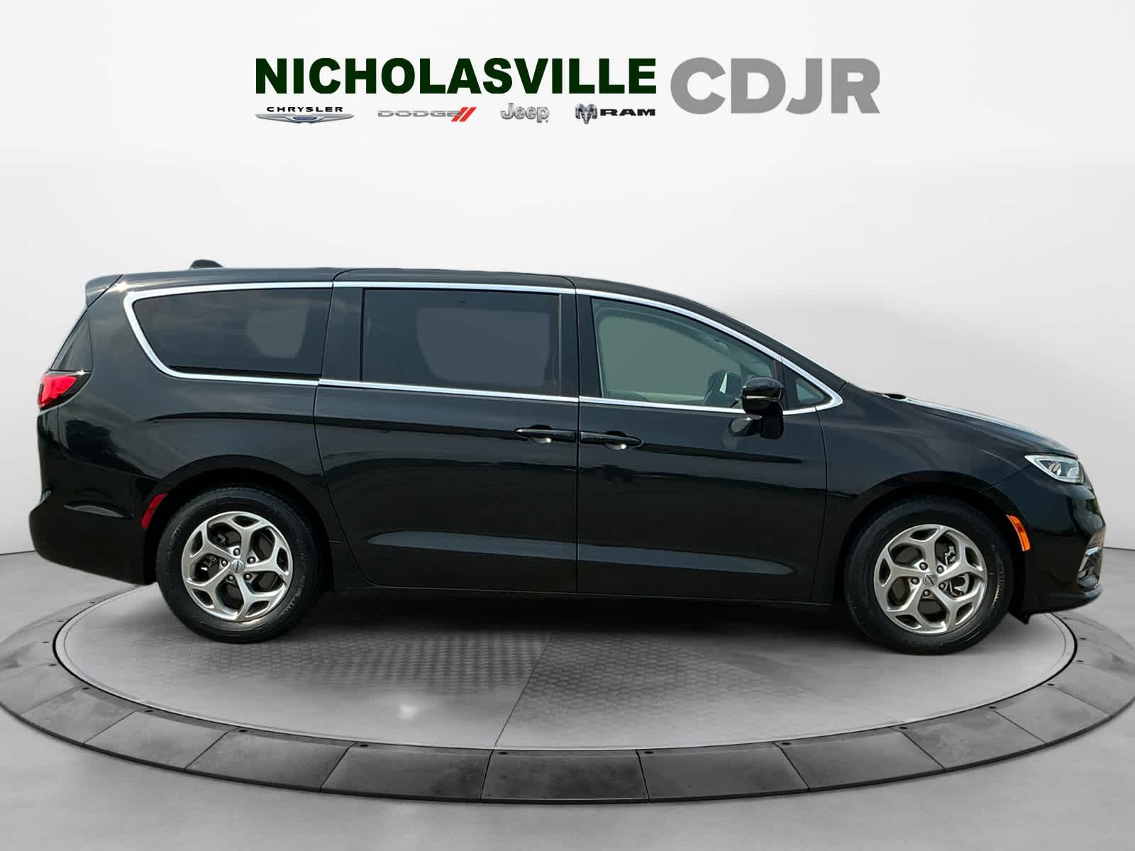 Used 2024 Chrysler Pacifica Sedan