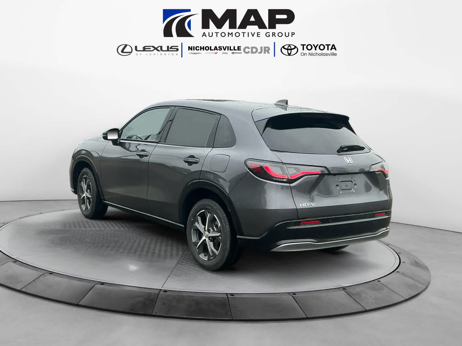 View vehicle photo 3