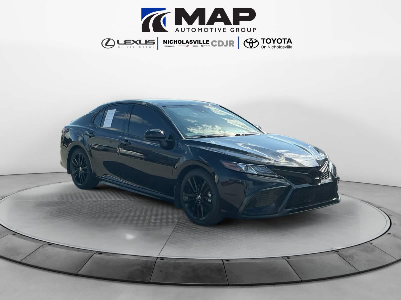 View vehicle photo 7