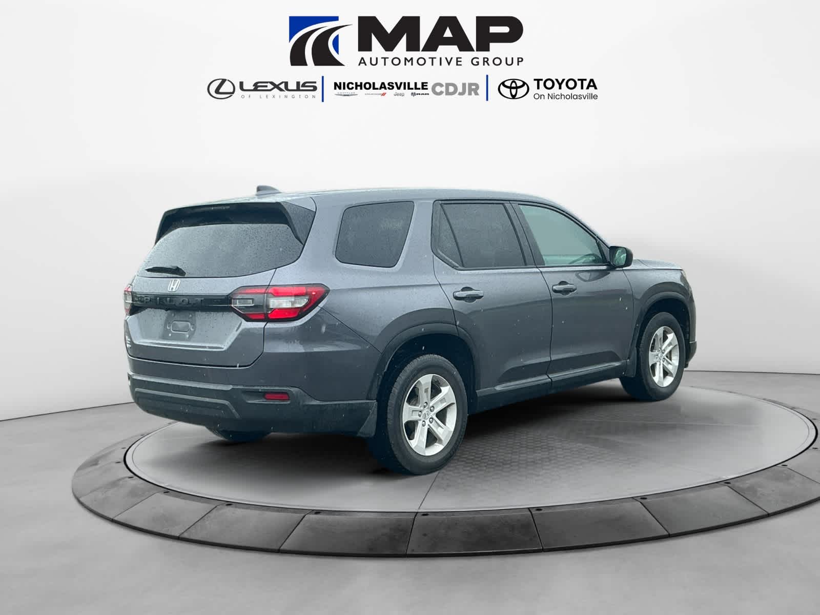 Used 2023 Honda Pilot Sedan