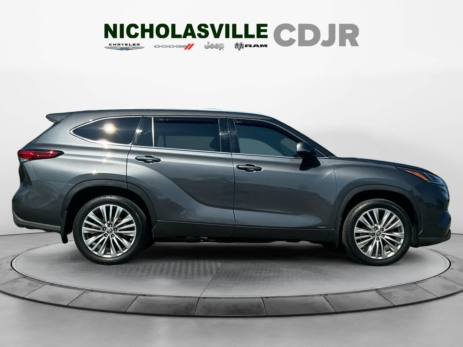Used 2023 Toyota Highlander SUV