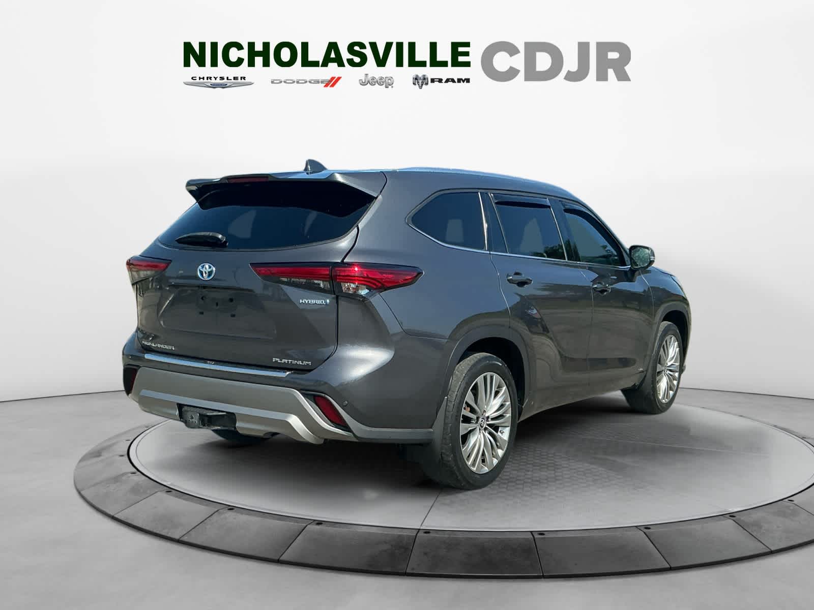 Used 2023 Toyota Highlander SUV