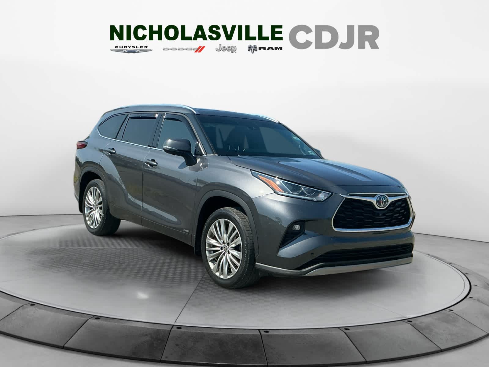 Used 2023 Toyota Highlander SUV