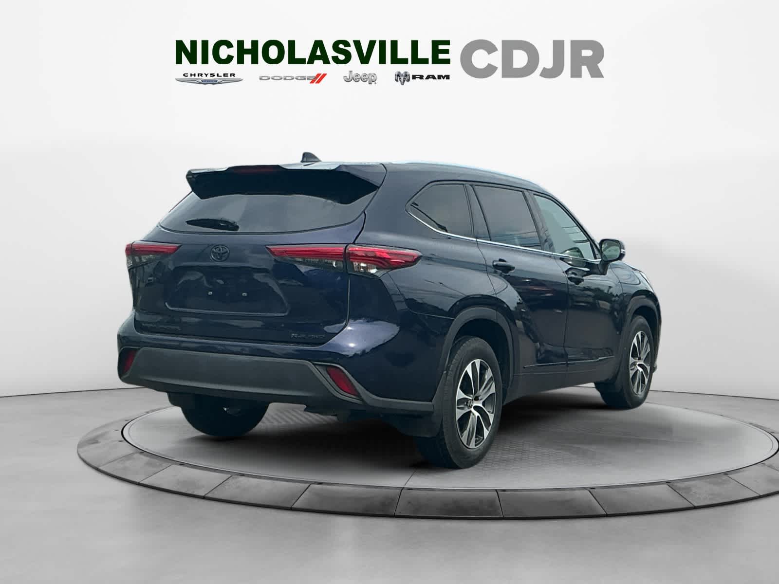 Used 2021 Toyota Highlander SUV
