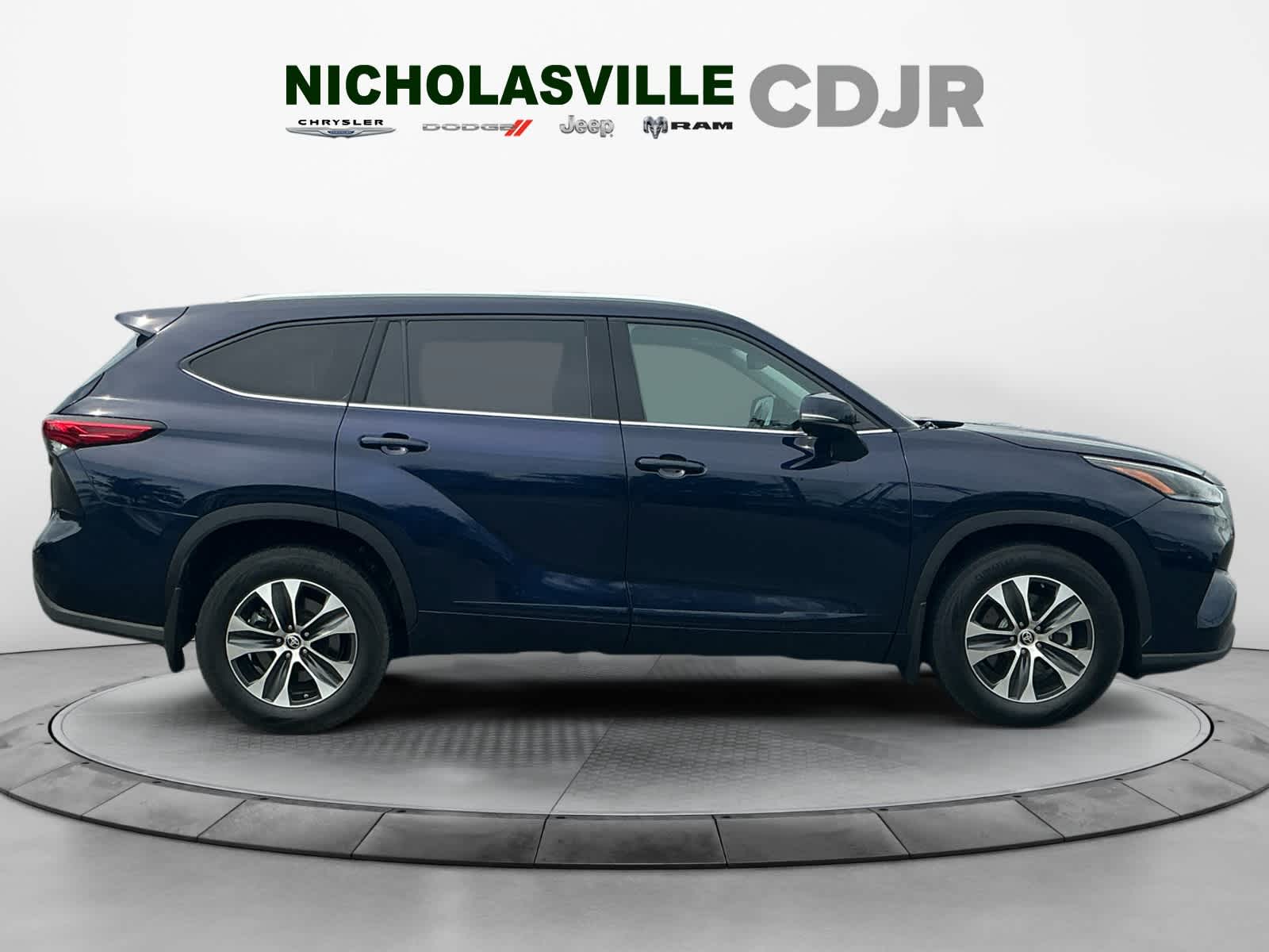 Used 2021 Toyota Highlander SUV