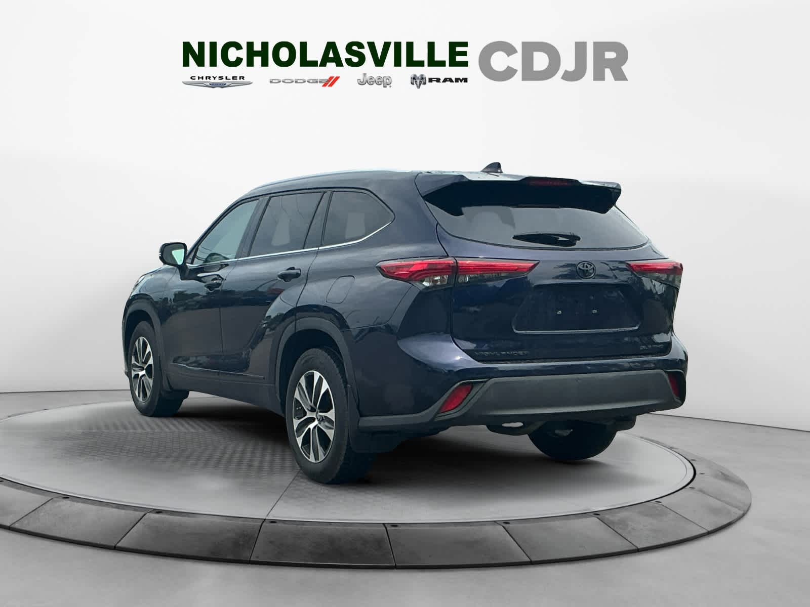 Used 2021 Toyota Highlander SUV