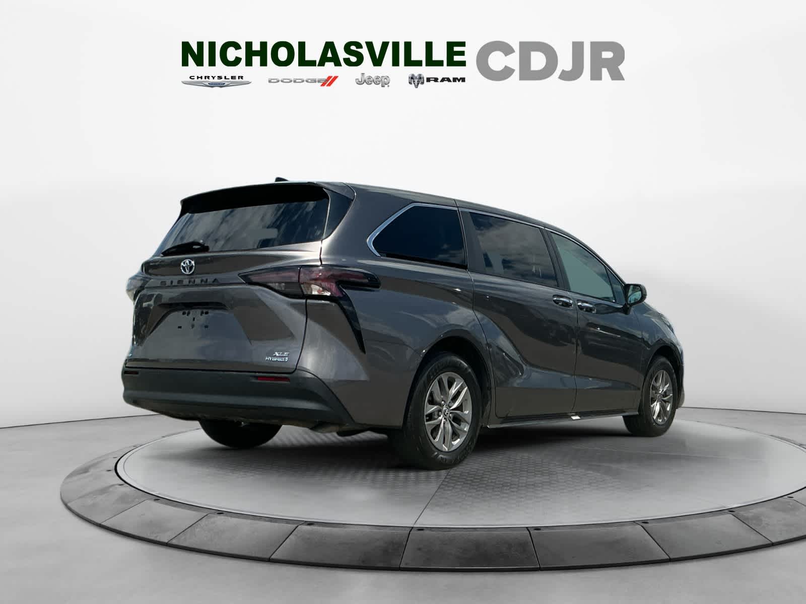 Used 2023 Toyota Sienna Van