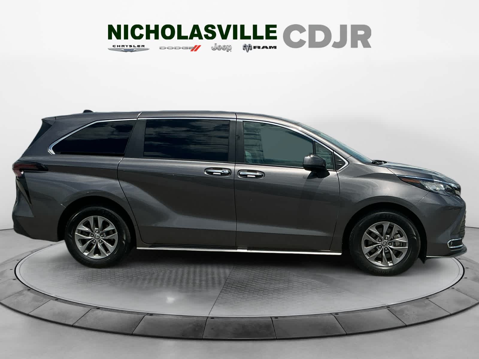 Used 2023 Toyota Sienna Van