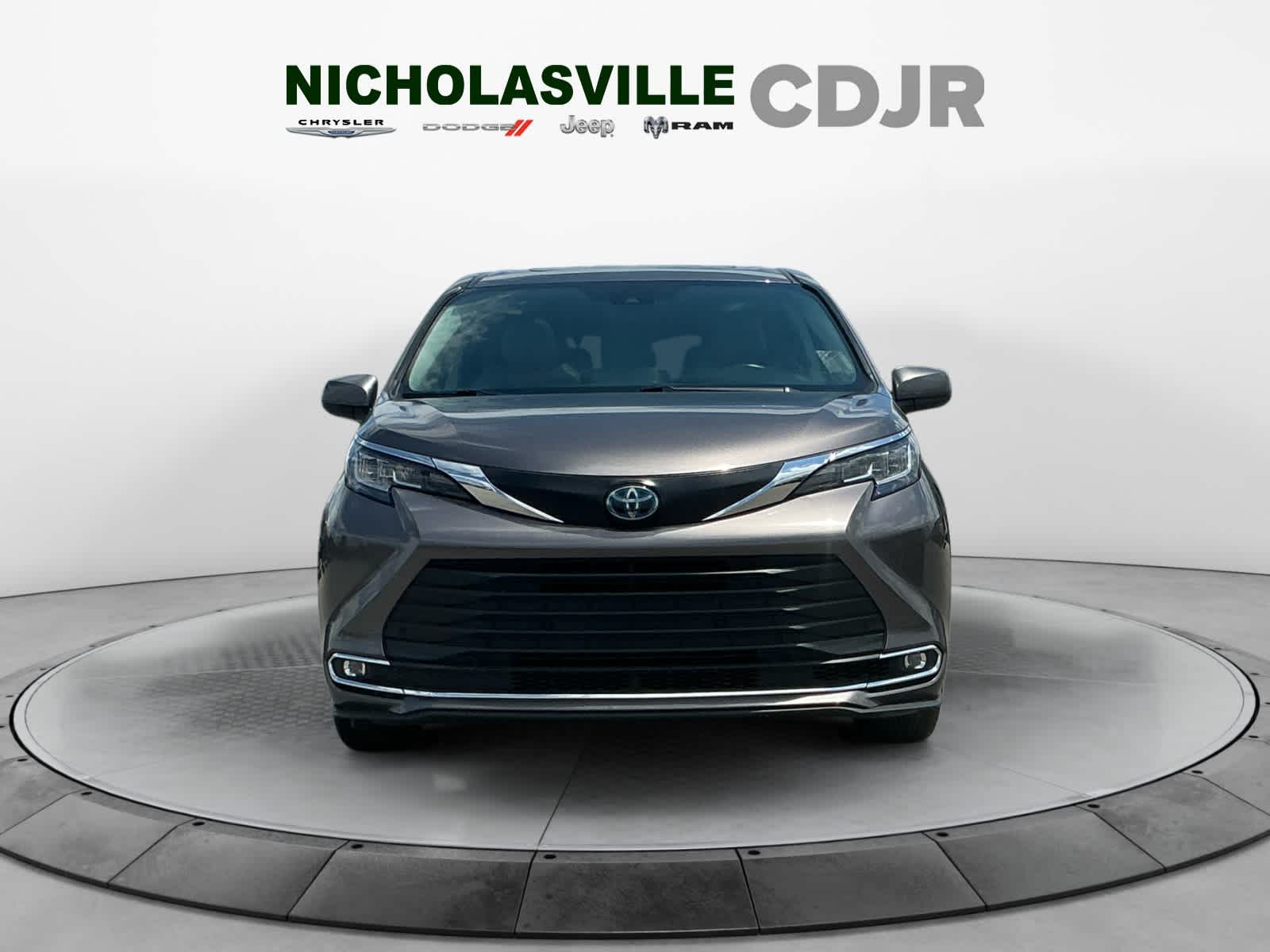 Used 2023 Toyota Sienna Van
