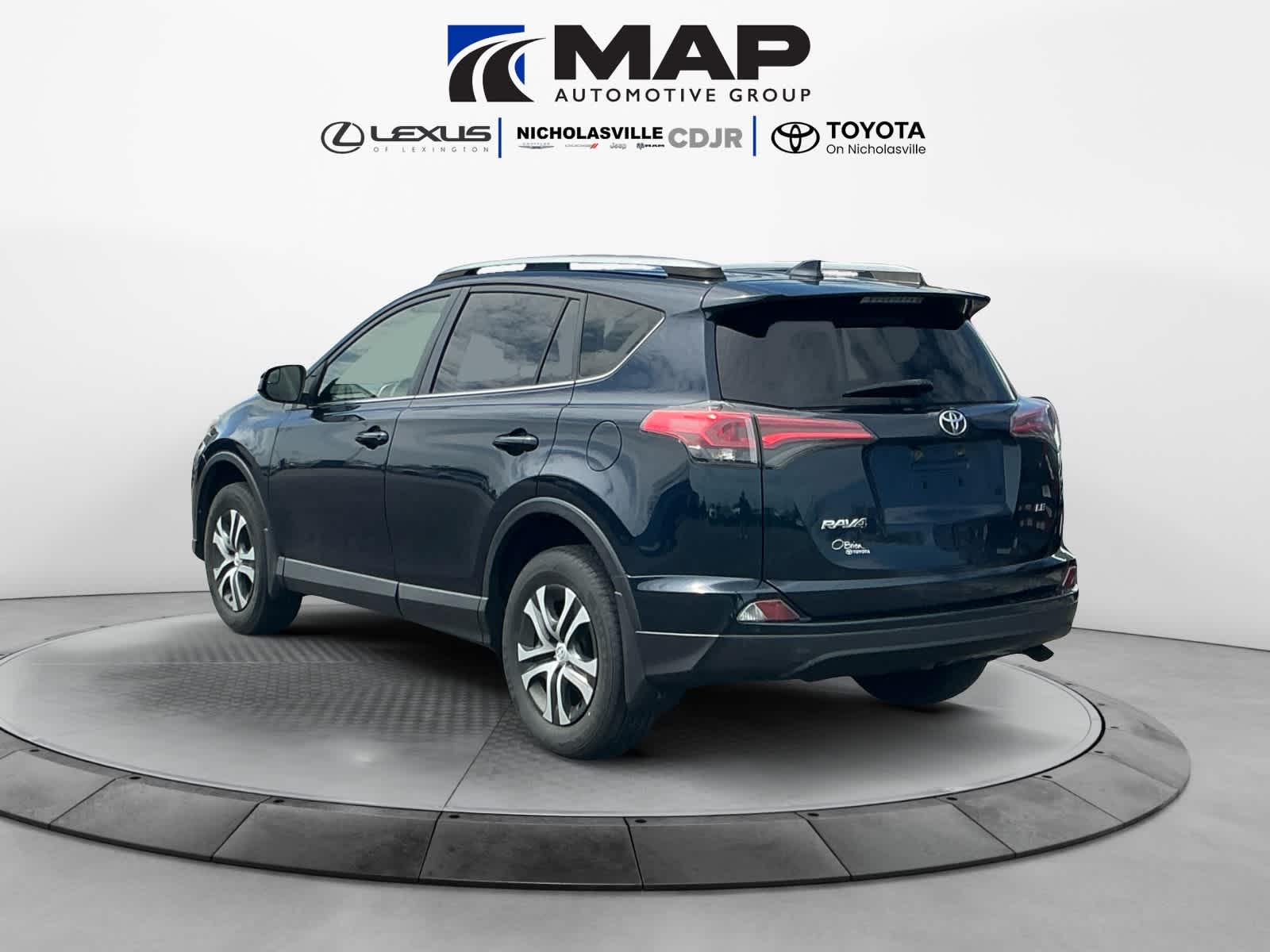 View vehicle photo 3