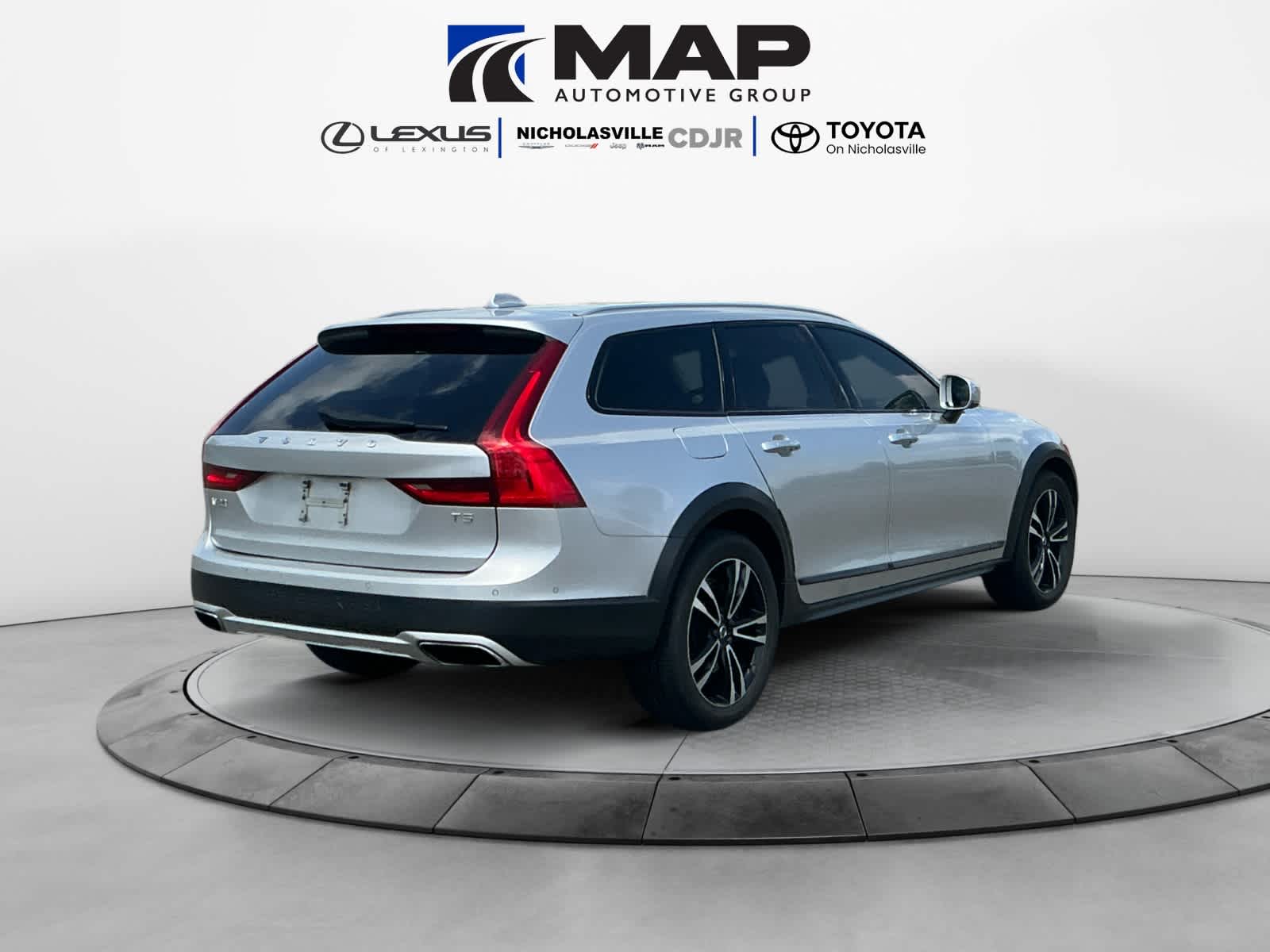 Used 2018 Volvo V90 Cross Country Sedan