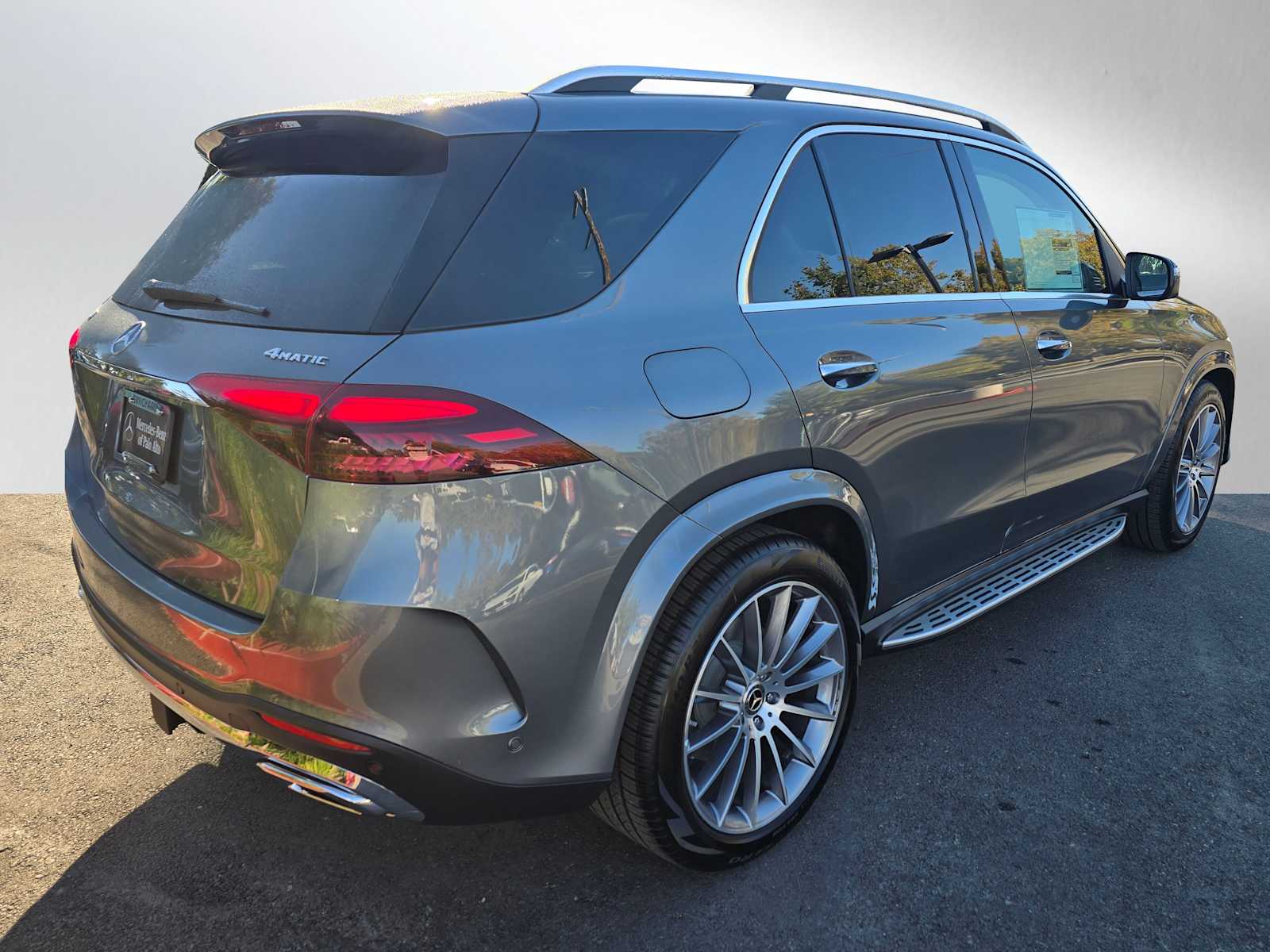 View vehicle photo 3