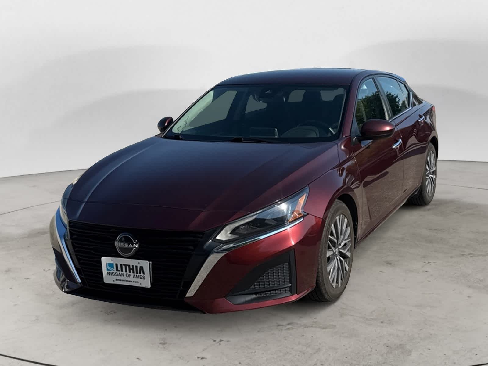 Red (BUR/Burgundy) 2023 Nissan Altima Sedan Front-Wheel Drive Continuously Variable Transmission