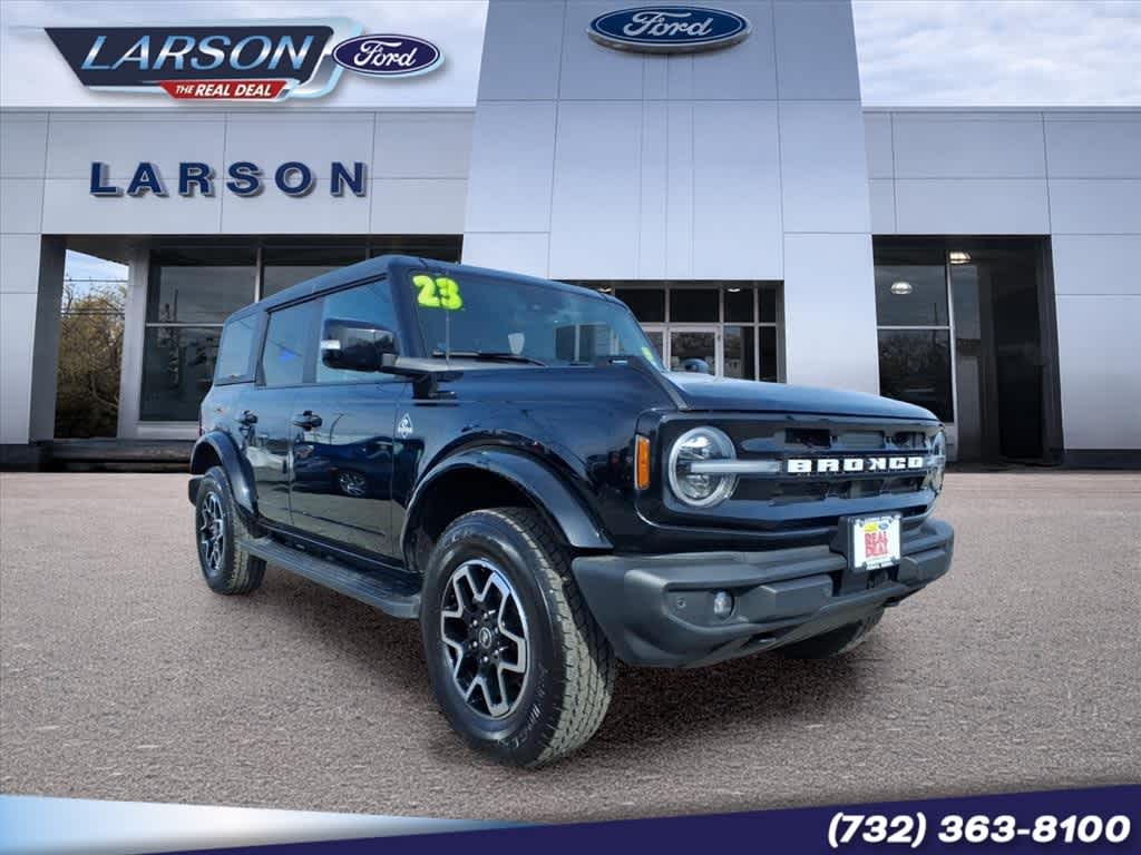 Shadow Black 2023 Ford Bronco Outer Banks Advanced 4-Door 4WD SUV / Crossover Four-Wheel Drive Automatic