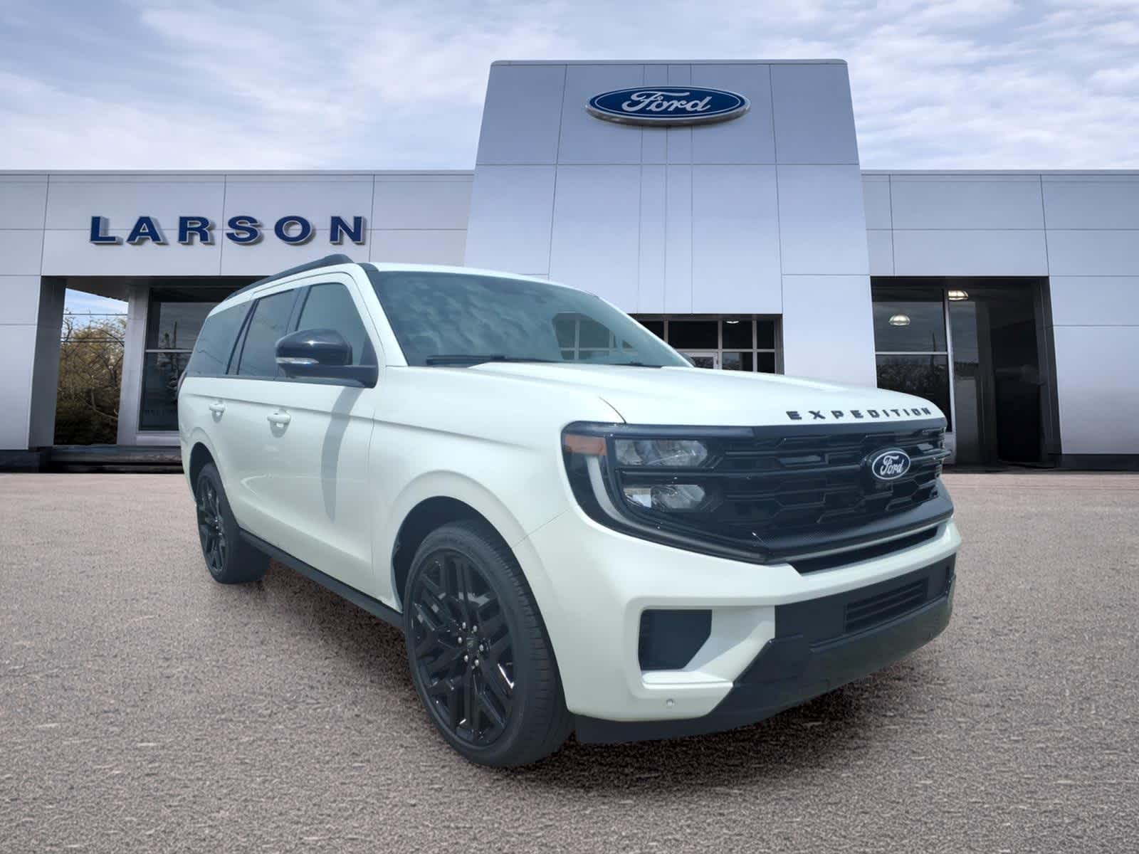 Star White Metallic Tri-Coat 2027 Ford Expedition SUV / Crossover Four-Wheel Drive Automatic