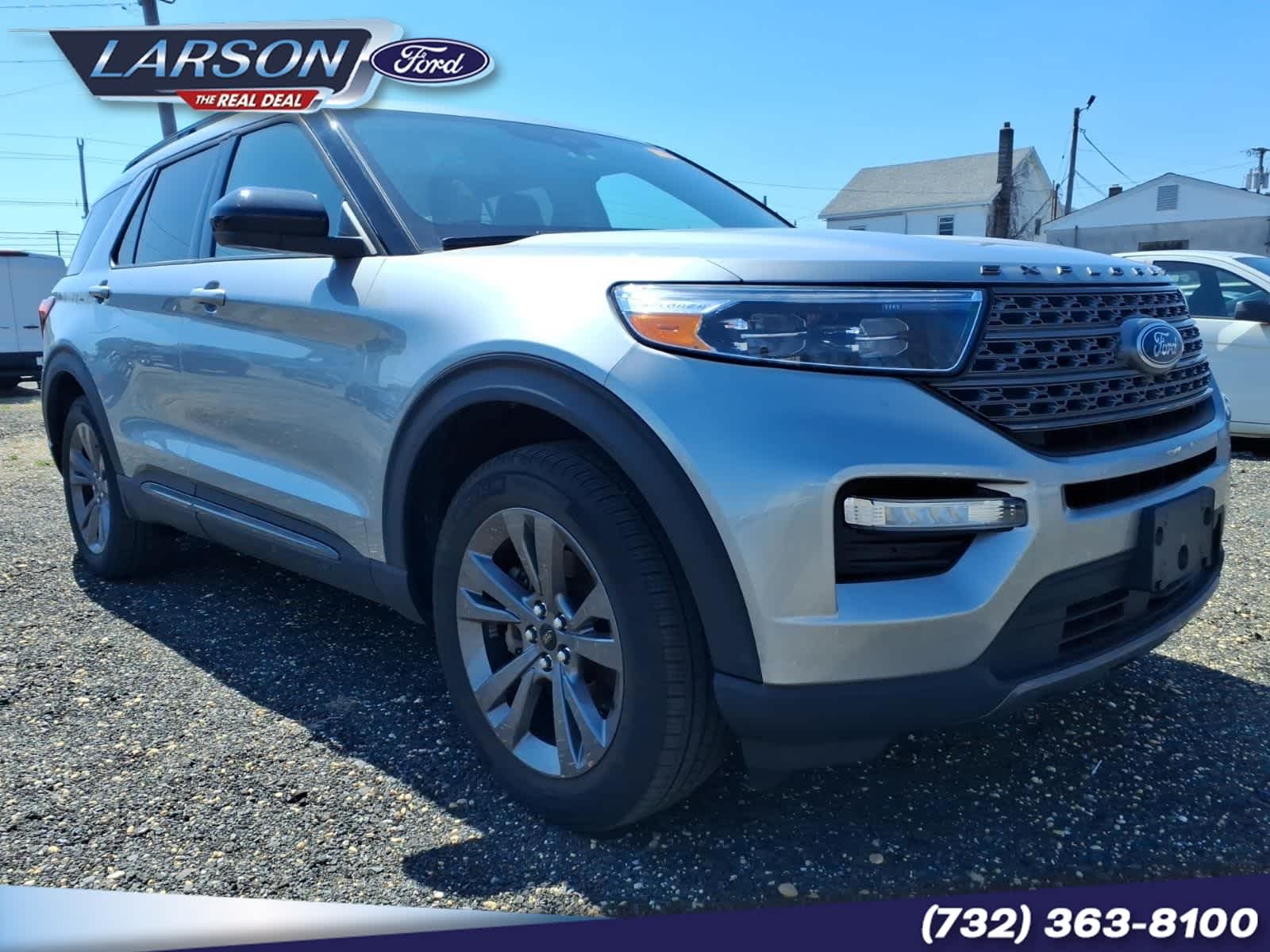 Iconic Silver Metallic 2023 Ford Explorer XLT AWD SUV / Crossover All-Wheel Drive Automatic