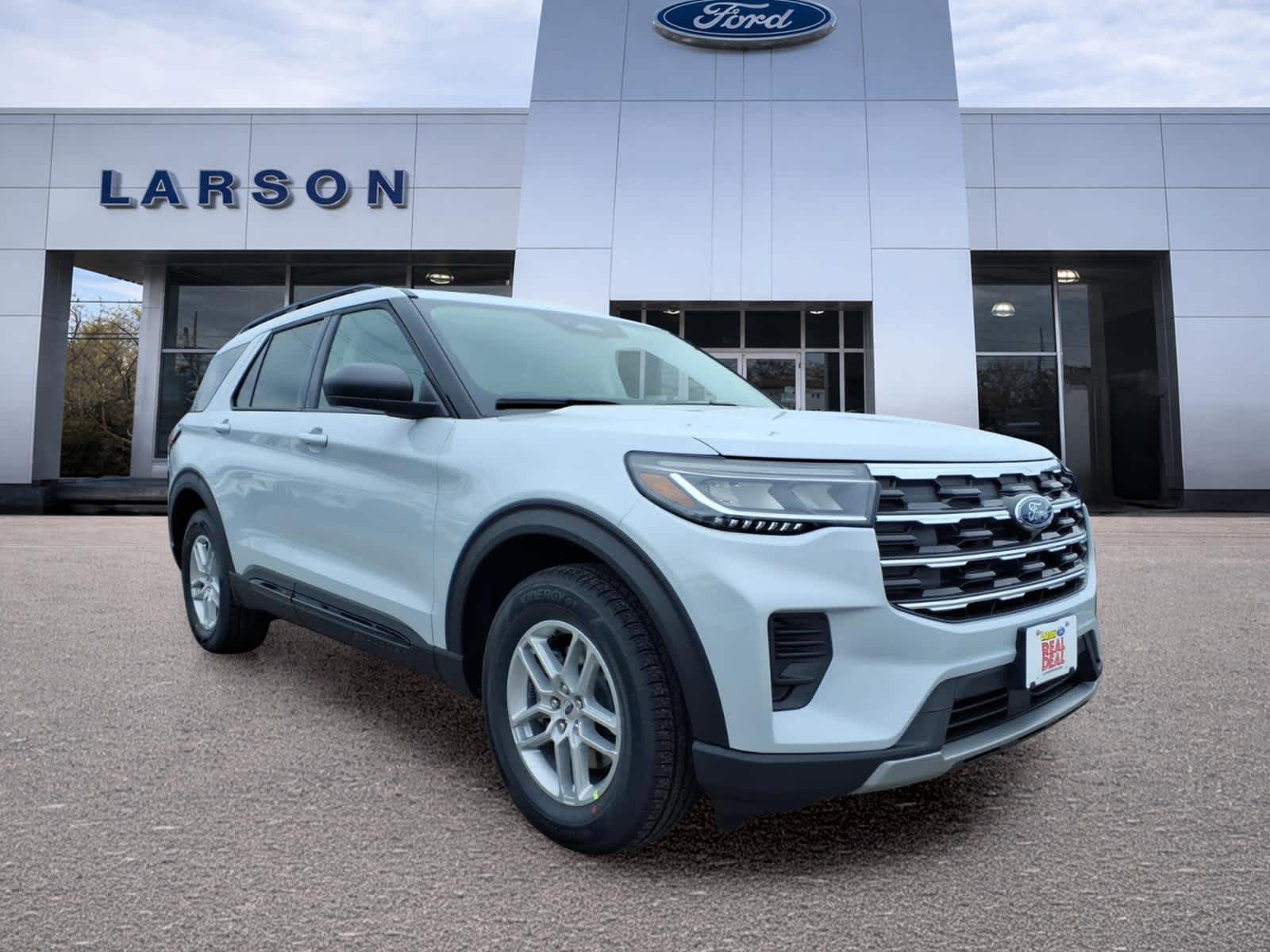 Space White Metallic 2026 Ford Explorer Active AWD SUV / Crossover All-Wheel Drive Automatic