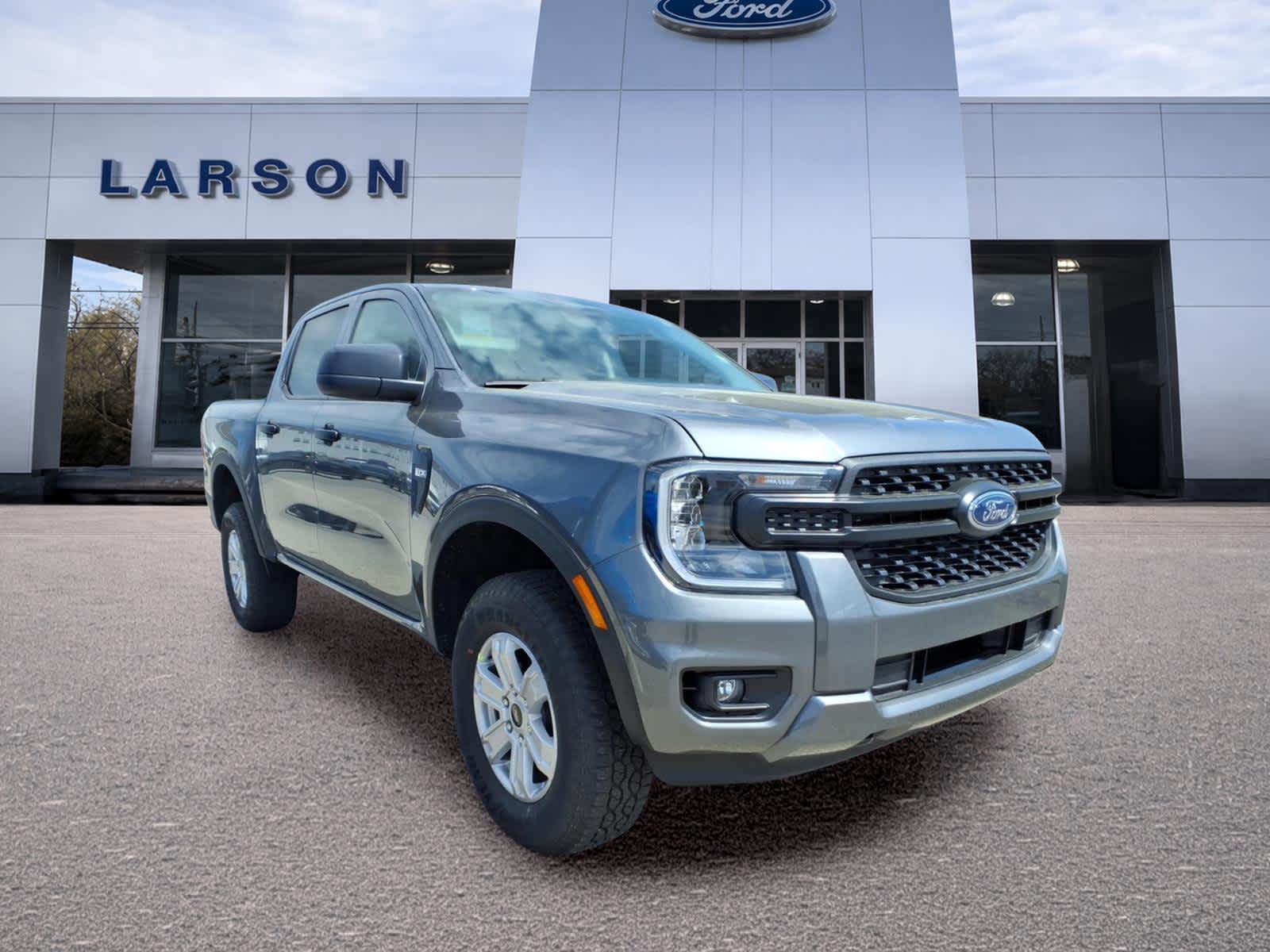 CARBONIZED GRAY METALLIC 2026 Ford Ranger XL SuperCrew 4WD Pickup Truck Four-Wheel Drive Automatic