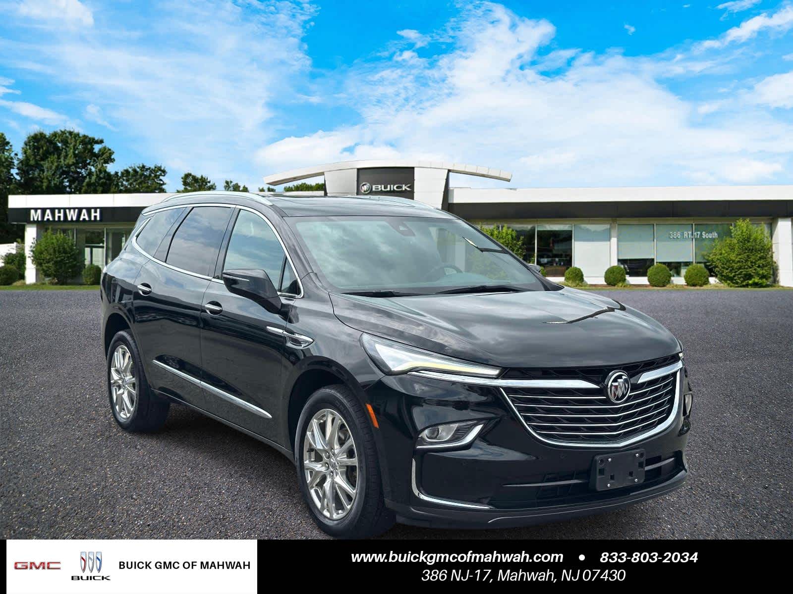  2023 Buick Enclave Essence AWD   