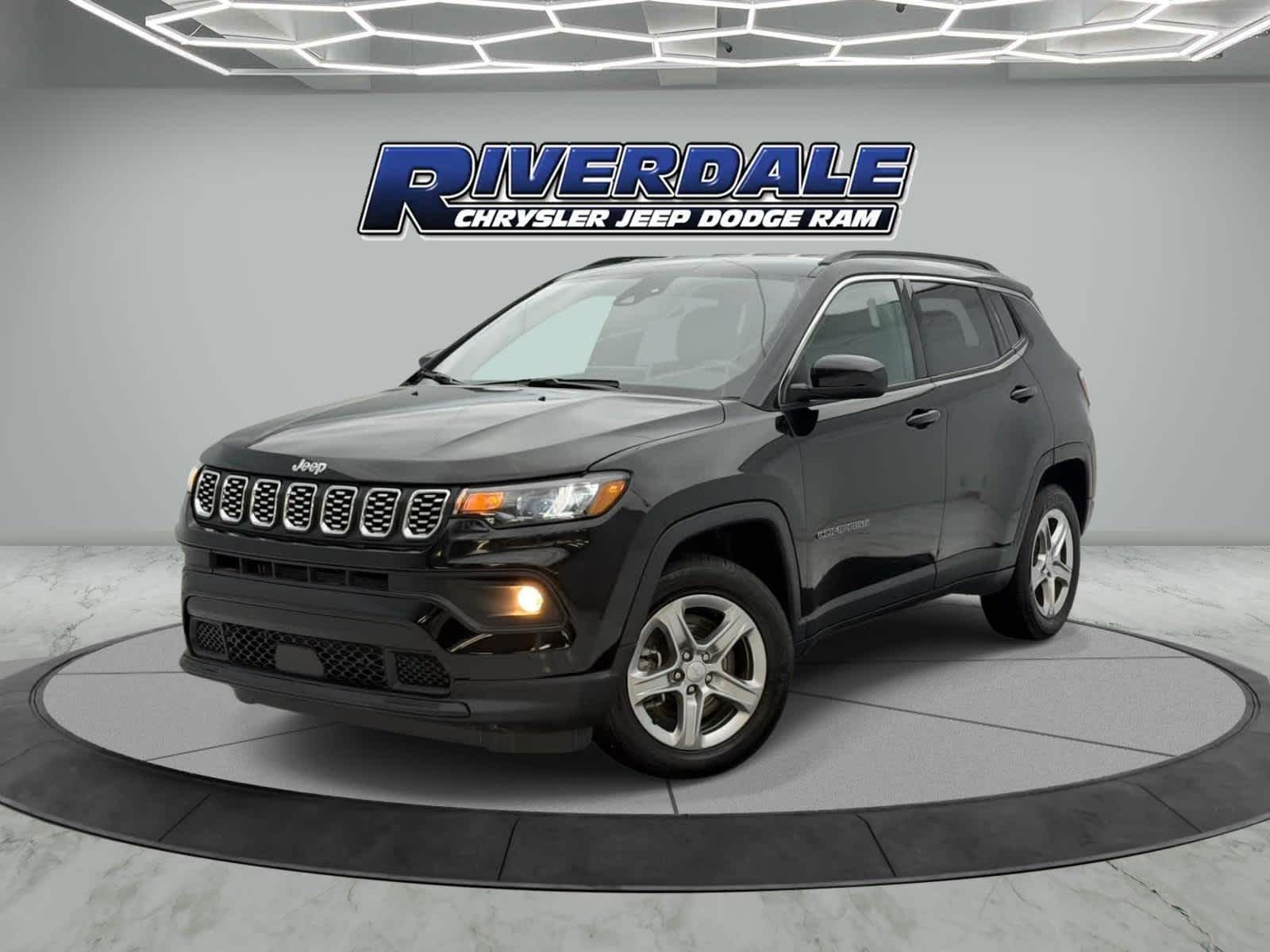 Diamond Black Crystal Pearlcoat 2024 Jeep Compass SUV / Crossover Four-Wheel Drive 8-Speed Automatic