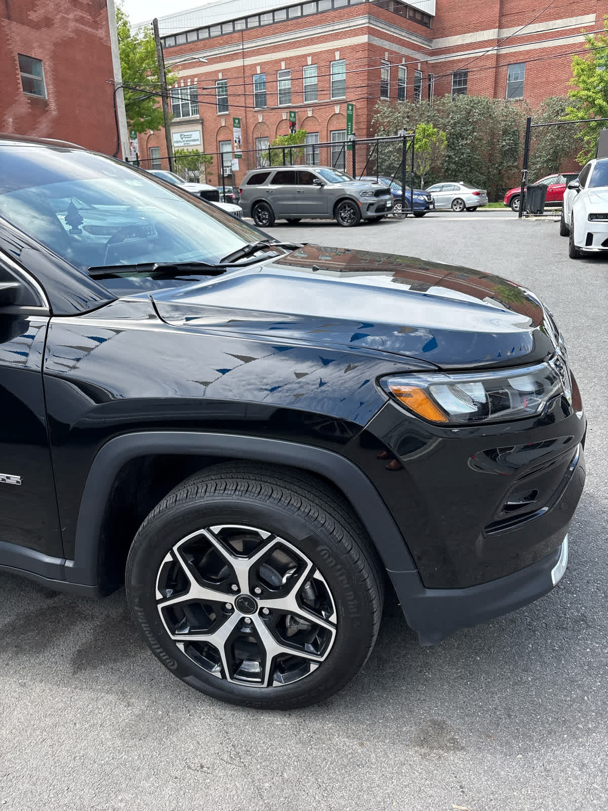 View vehicle photo 5