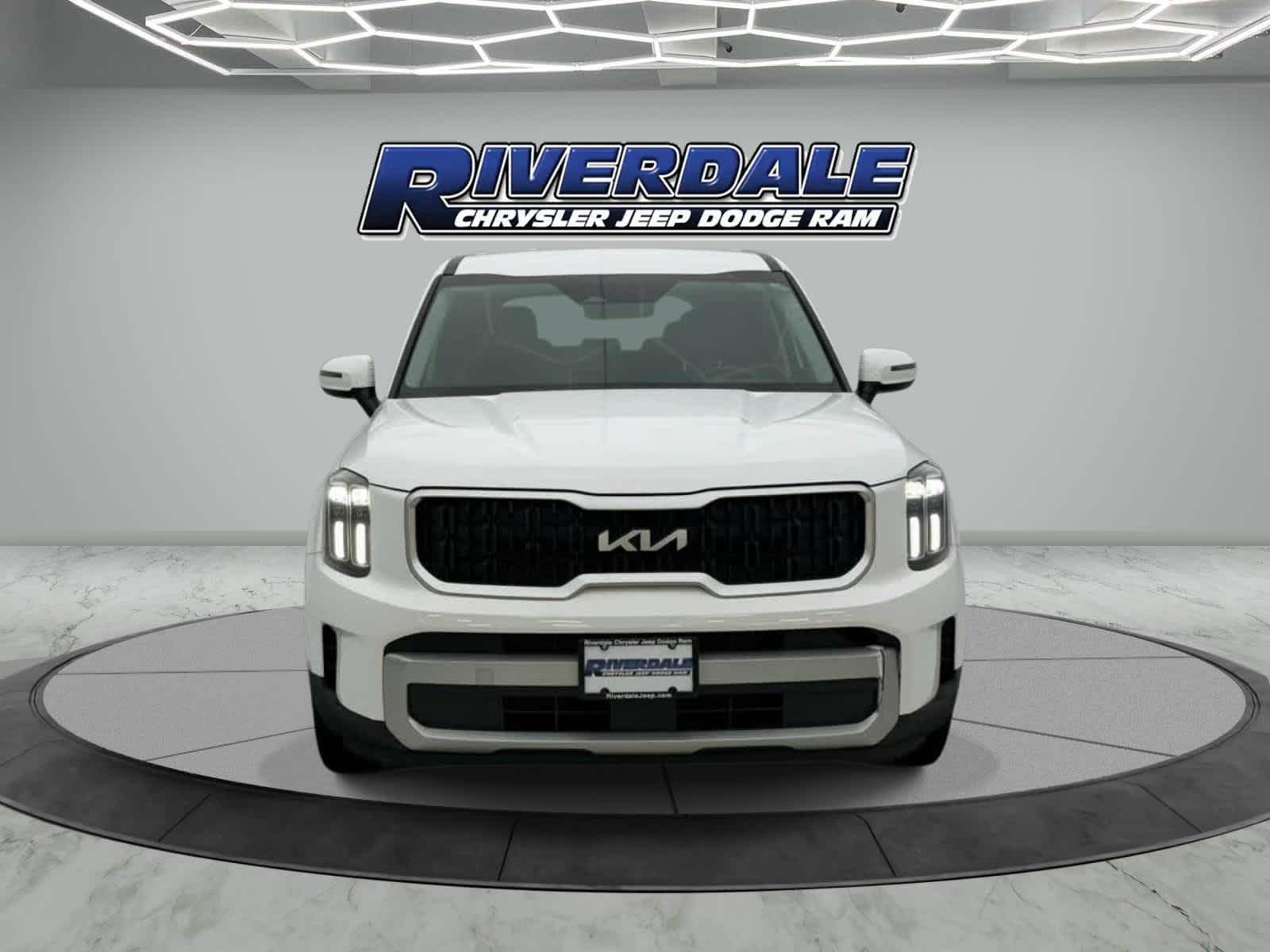 View vehicle photo 2