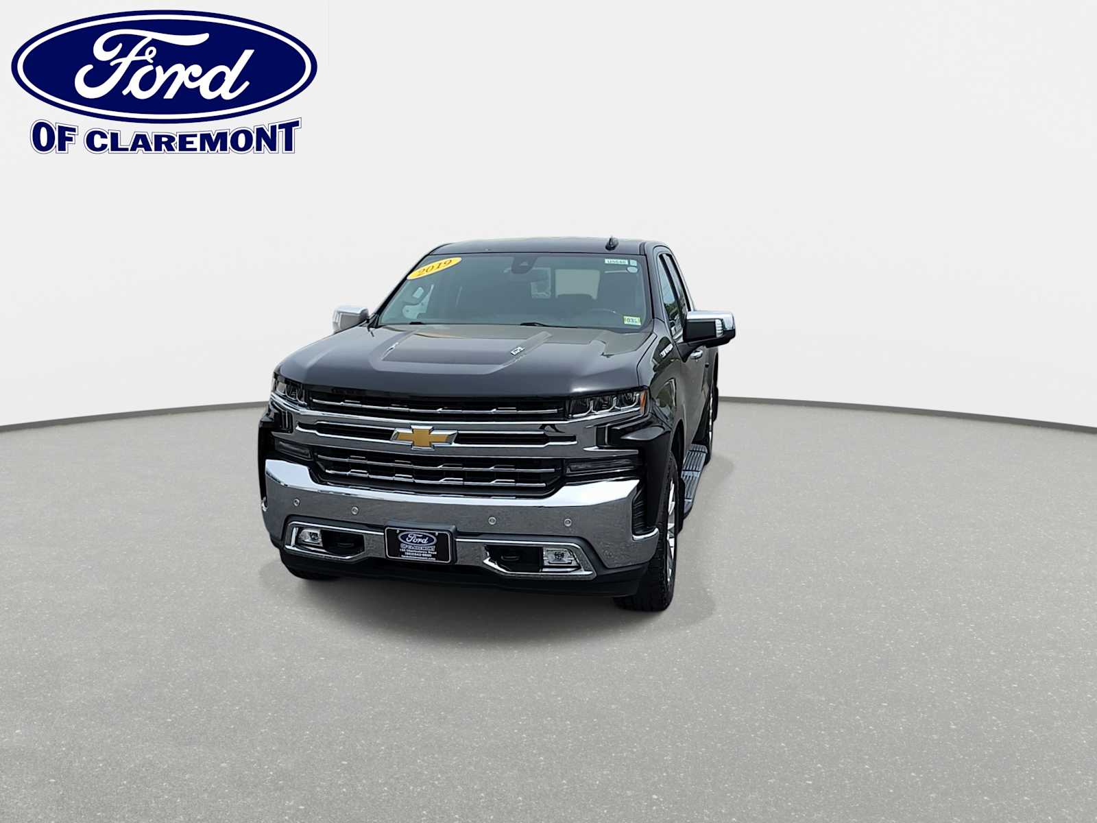View vehicle photo 3