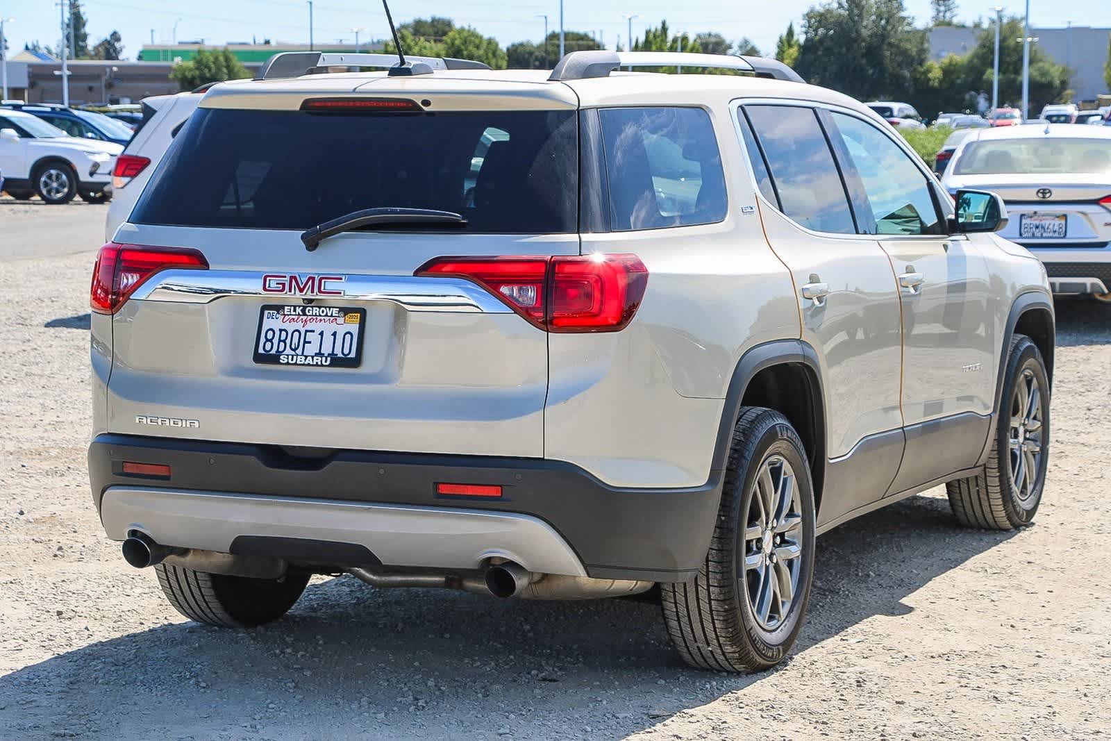 2017 Gmc Acadia SLT photo 4