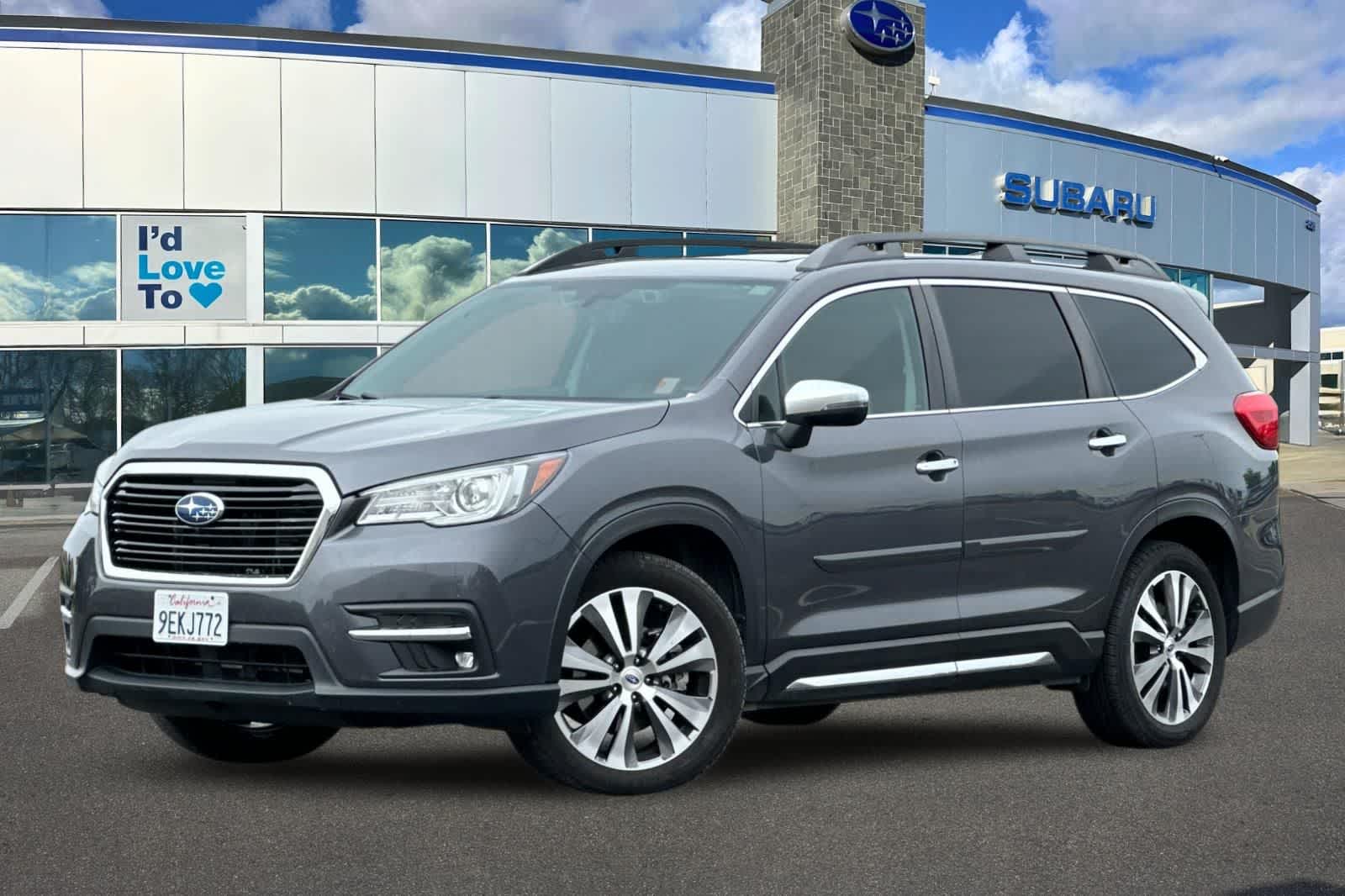 2022 Subaru Ascent Touring's photo