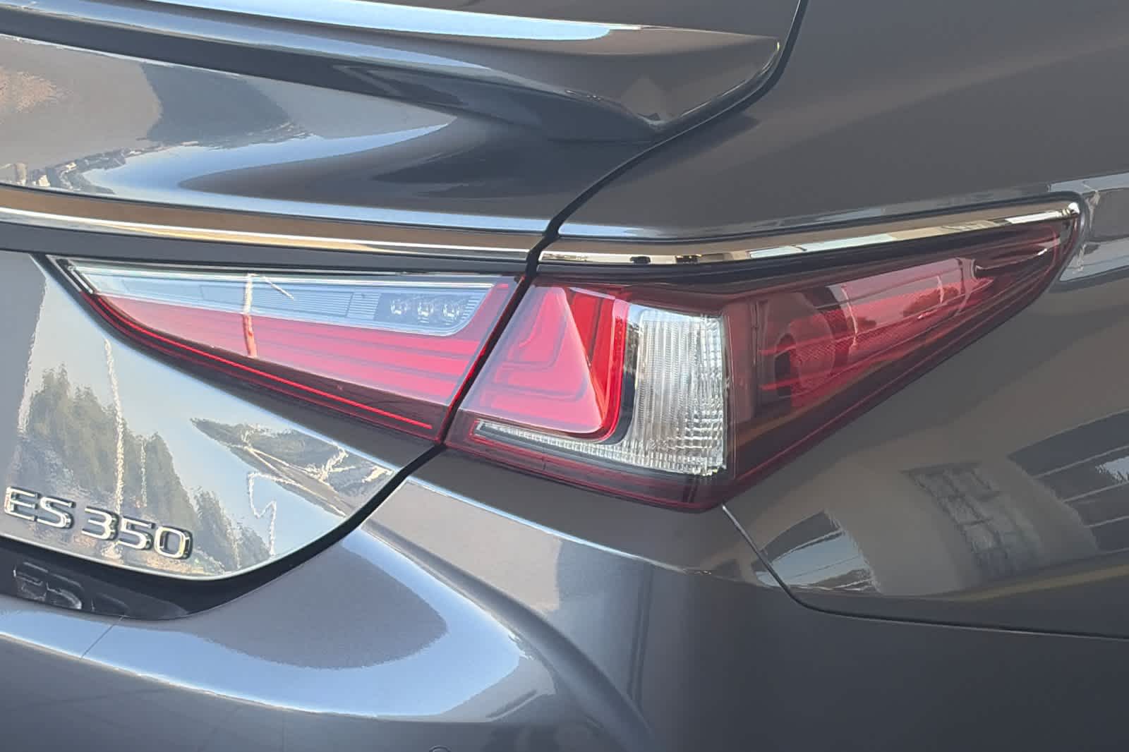 Used 2022 Lexus ES 350 Sedan