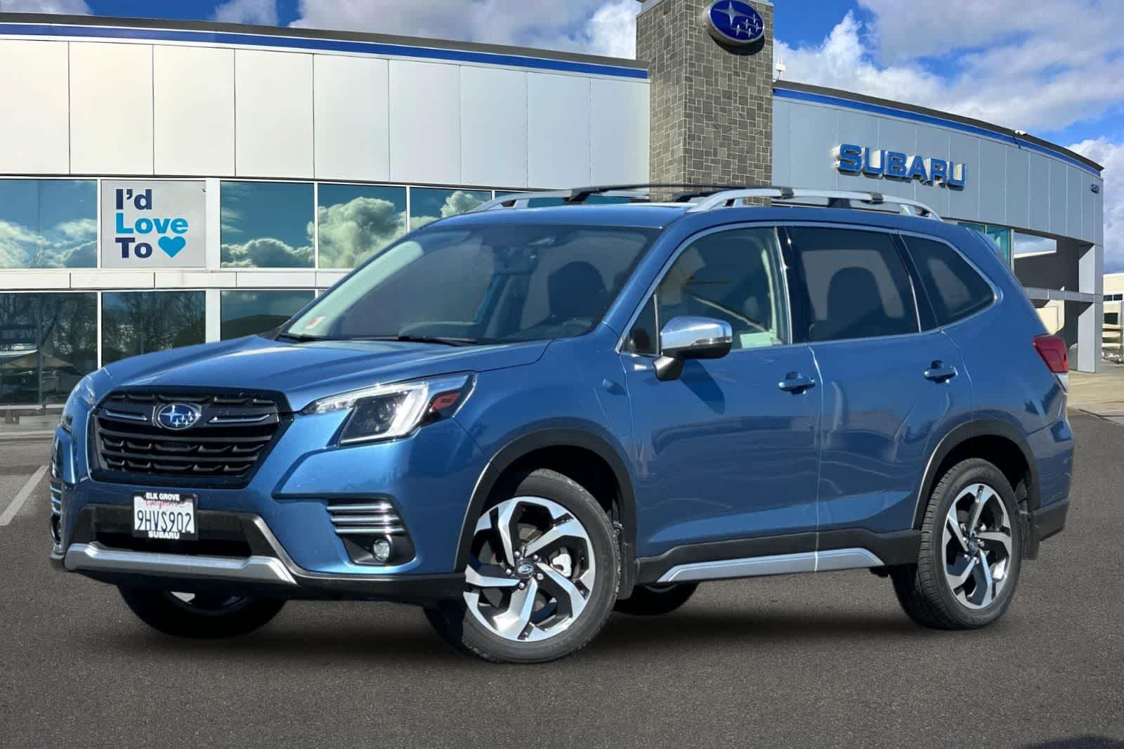 2023 Subaru Forester Touring's photo