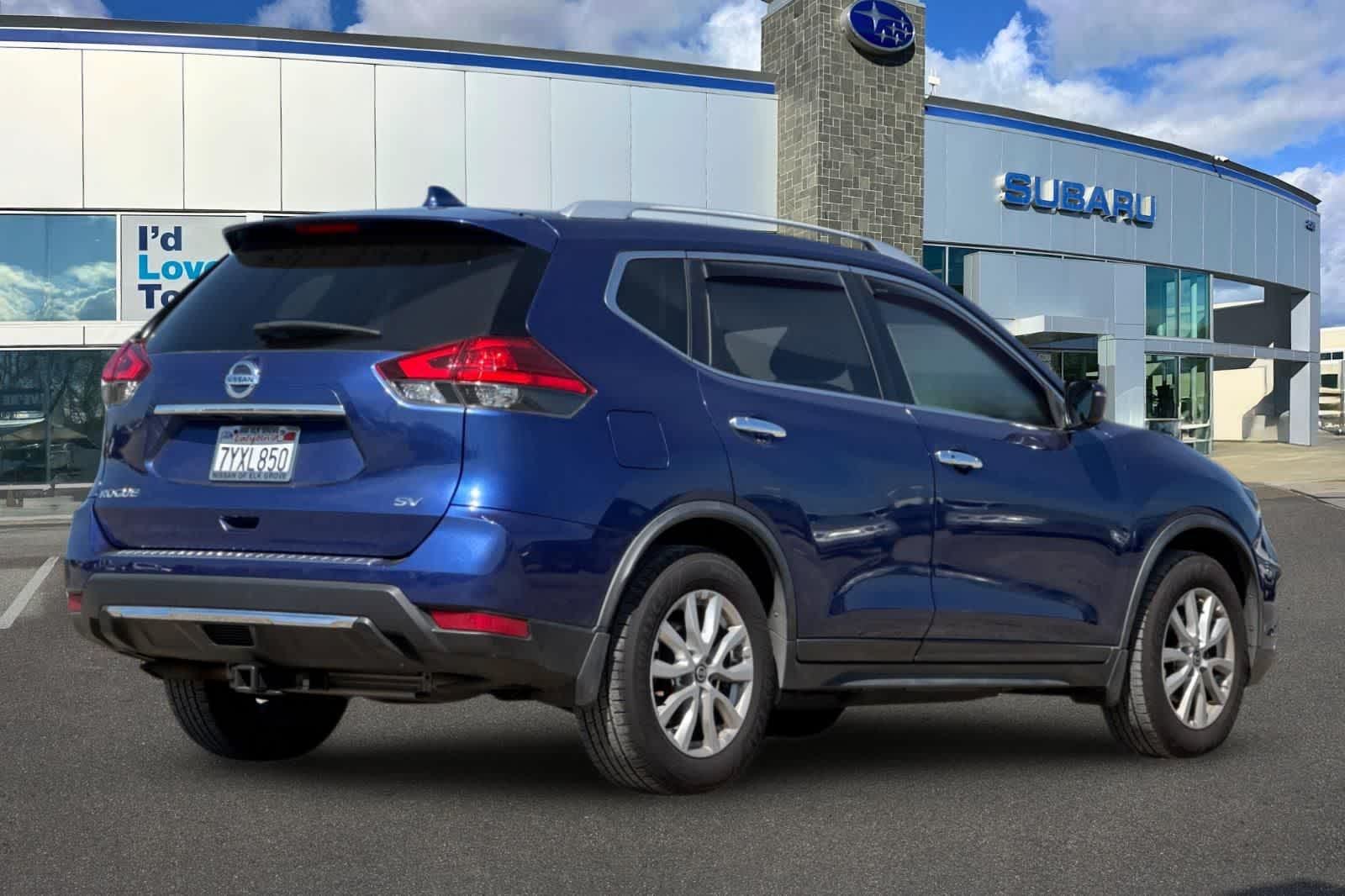 Used 2017 Nissan Rogue SV with VIN JN8AT2MT1HW151423 for sale in Elk Grove, CA