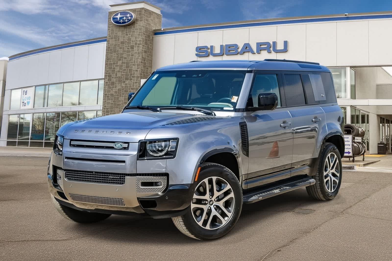 2023 Land Rover Defender X-Dynamic SE