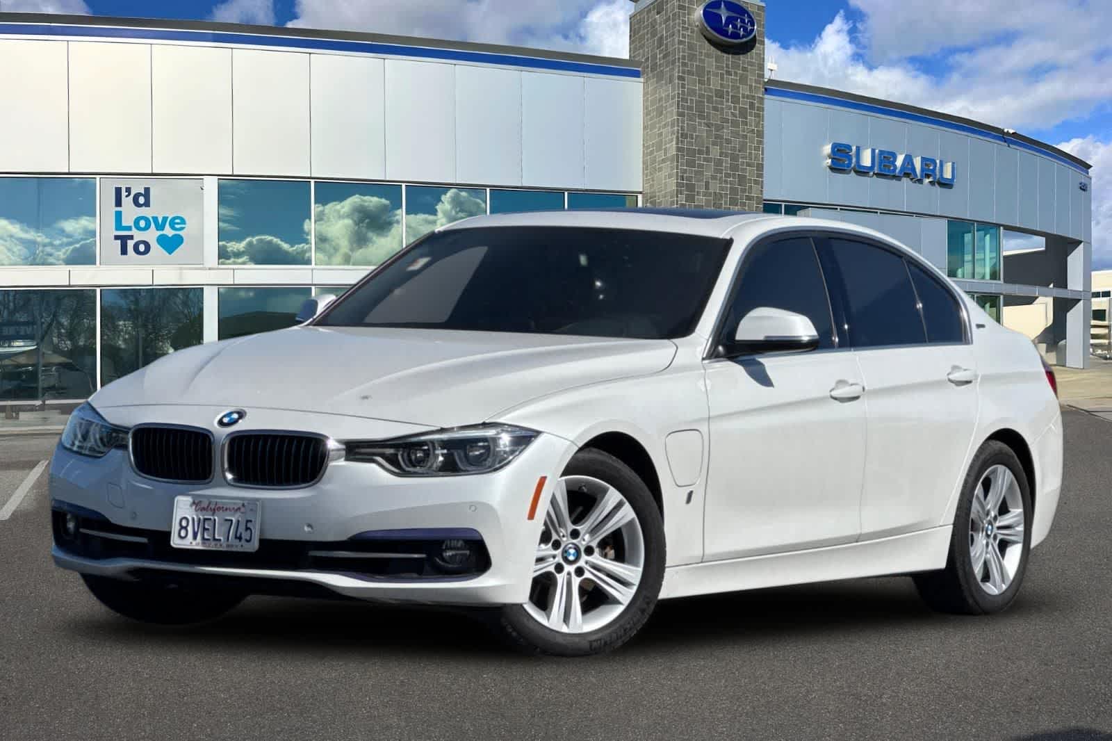 2018 BMW 3 Series 330e iPerformance Sedan's photo
