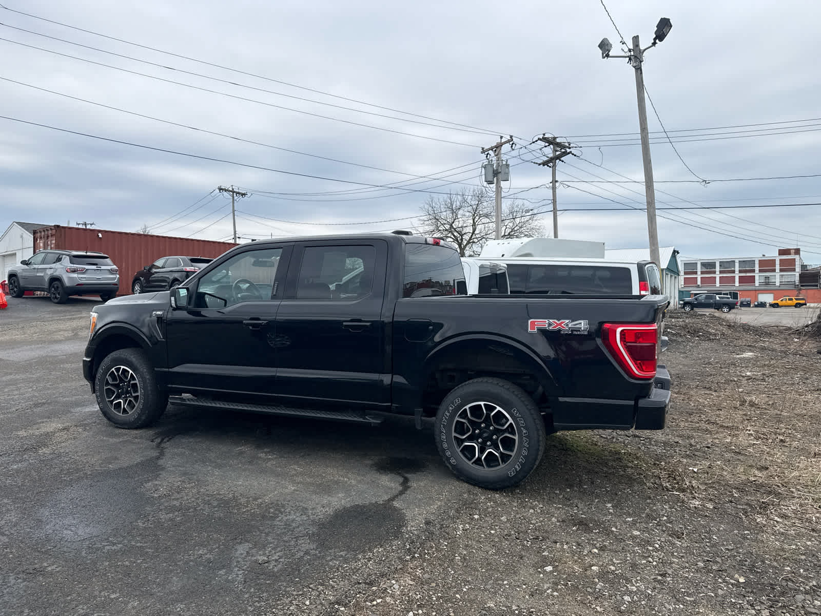 View vehicle photo 2