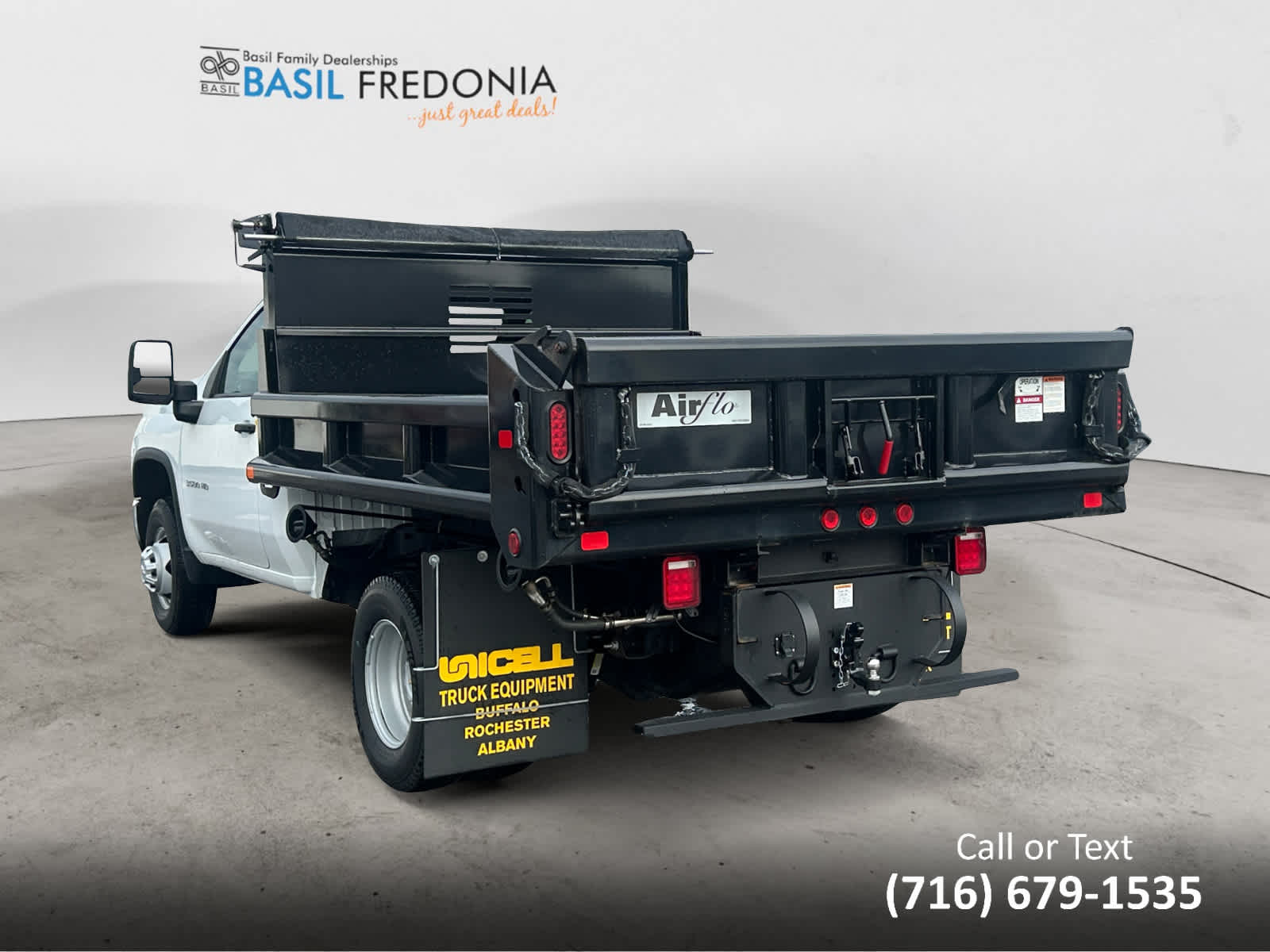 View vehicle photo 3