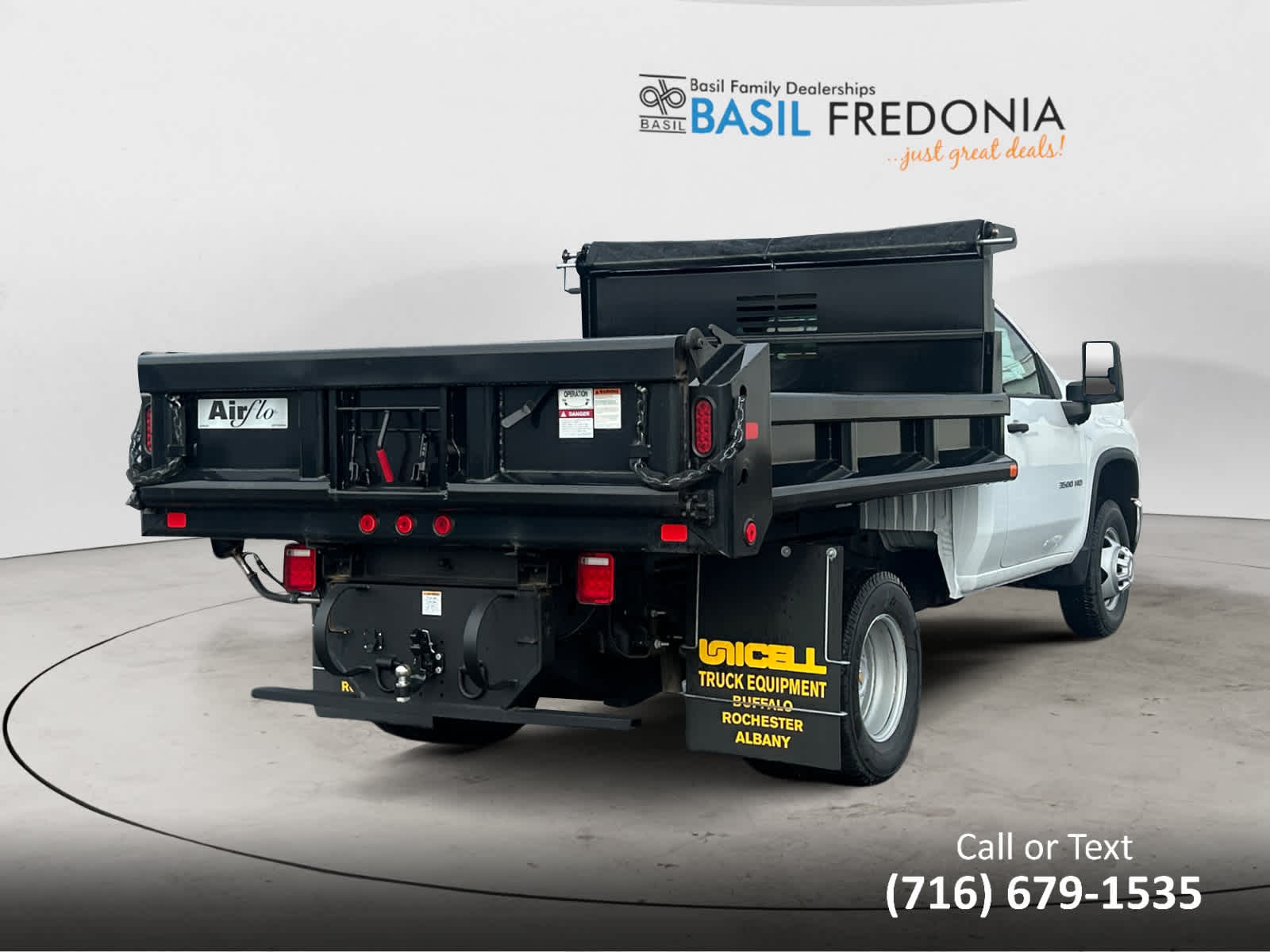 View vehicle photo 5