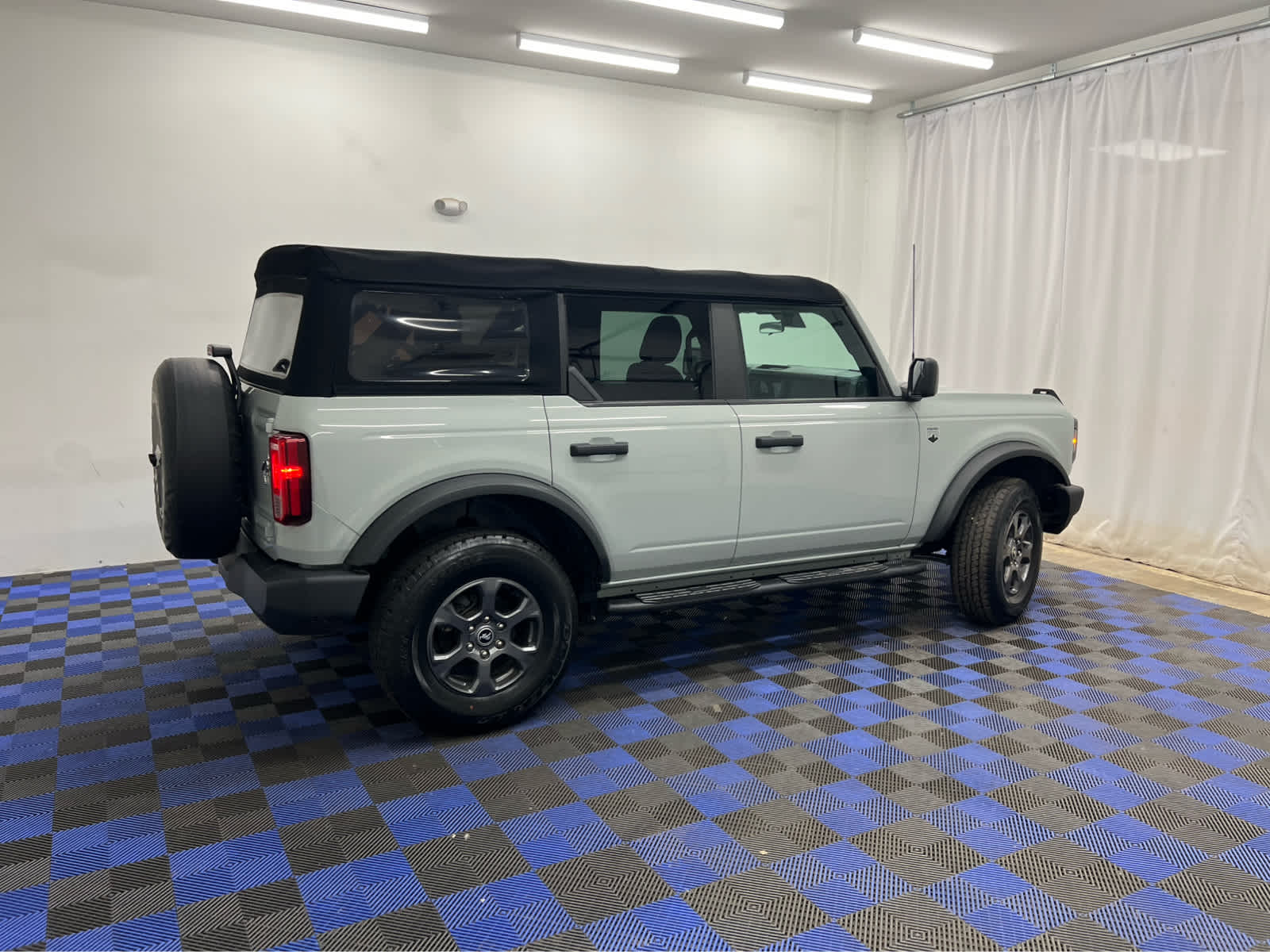 View vehicle photo 6