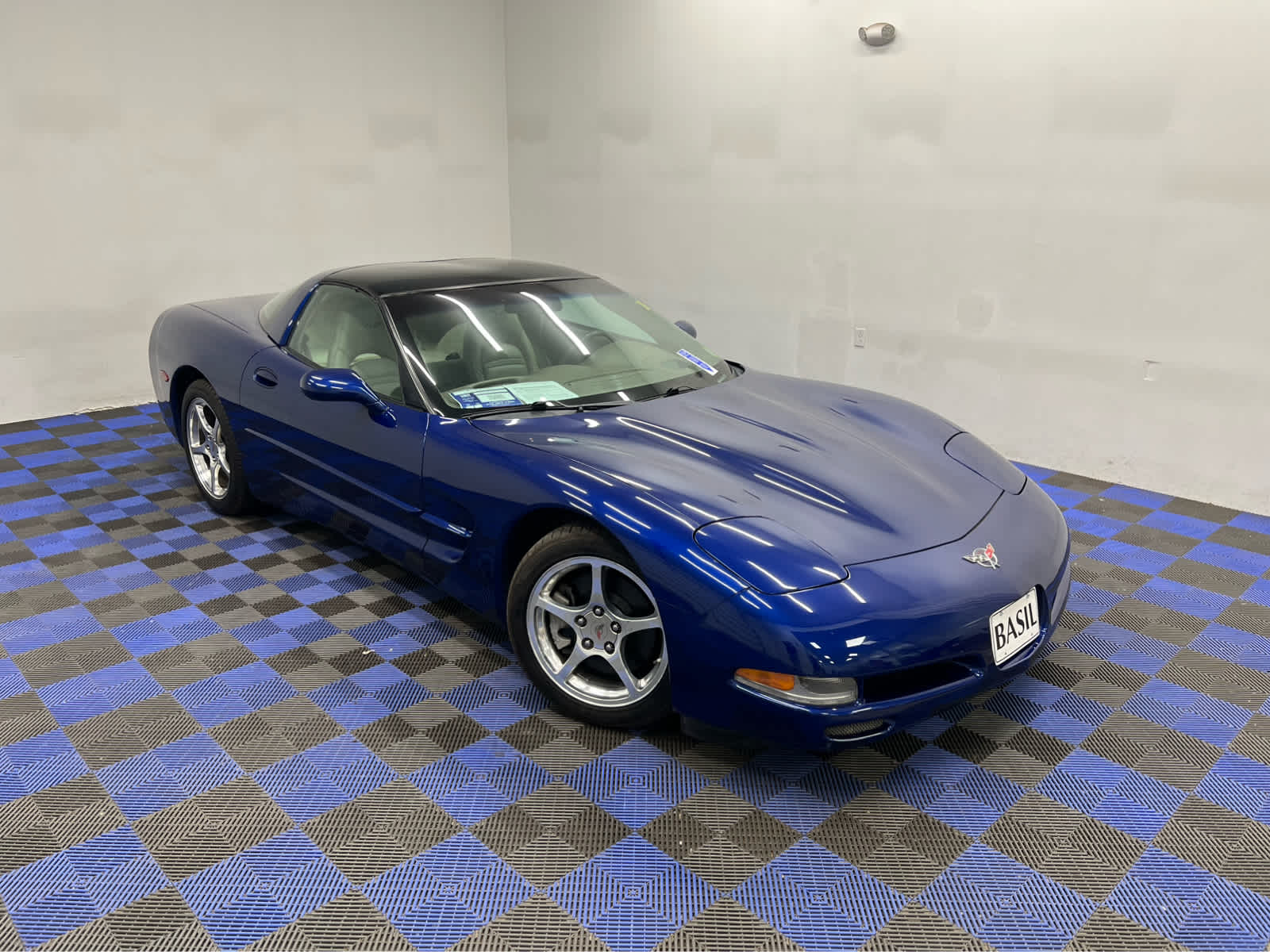 2004 Chevrolet Corvette Coupe RWD